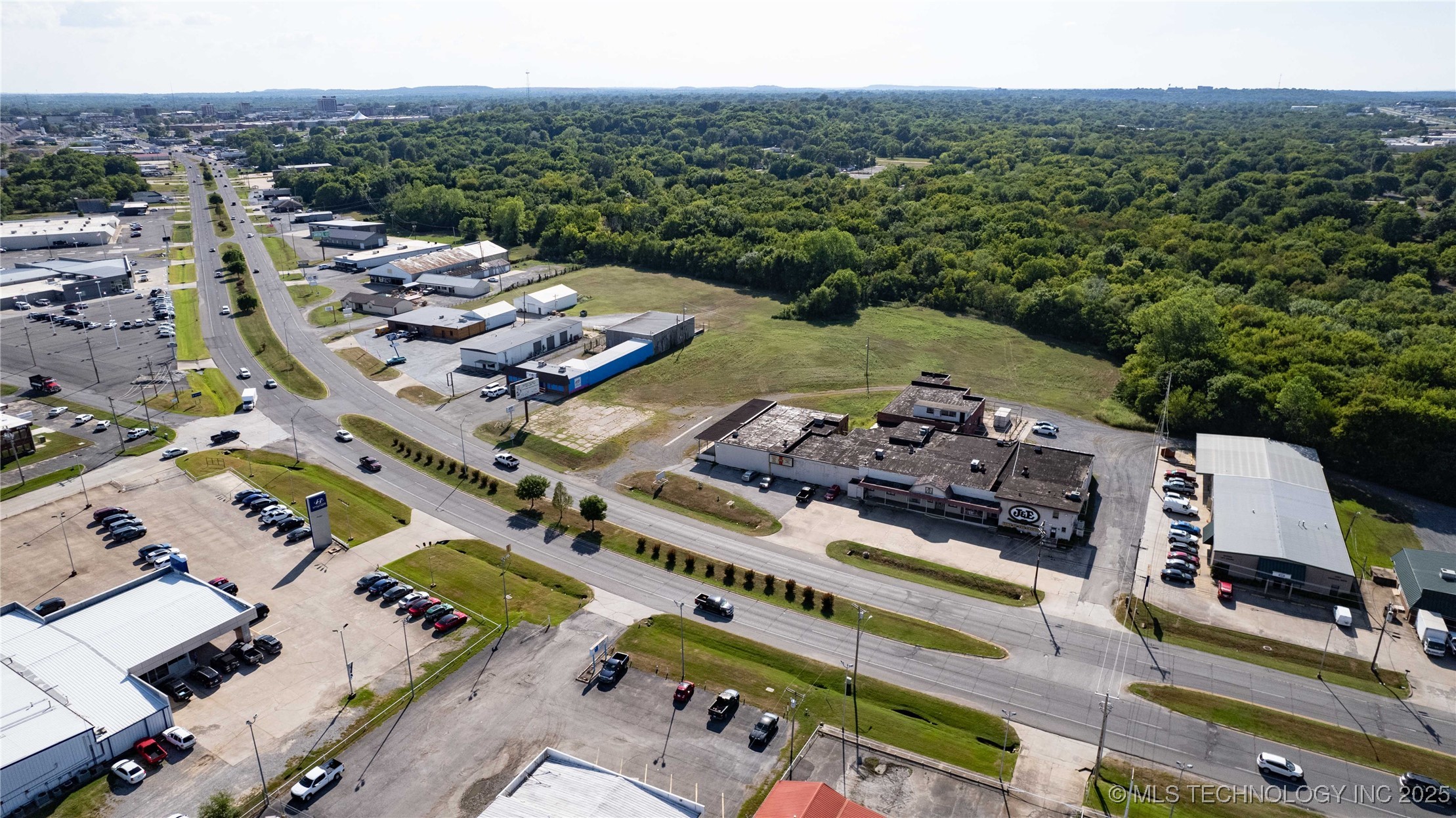 1509 N Main Street Property Photo 29