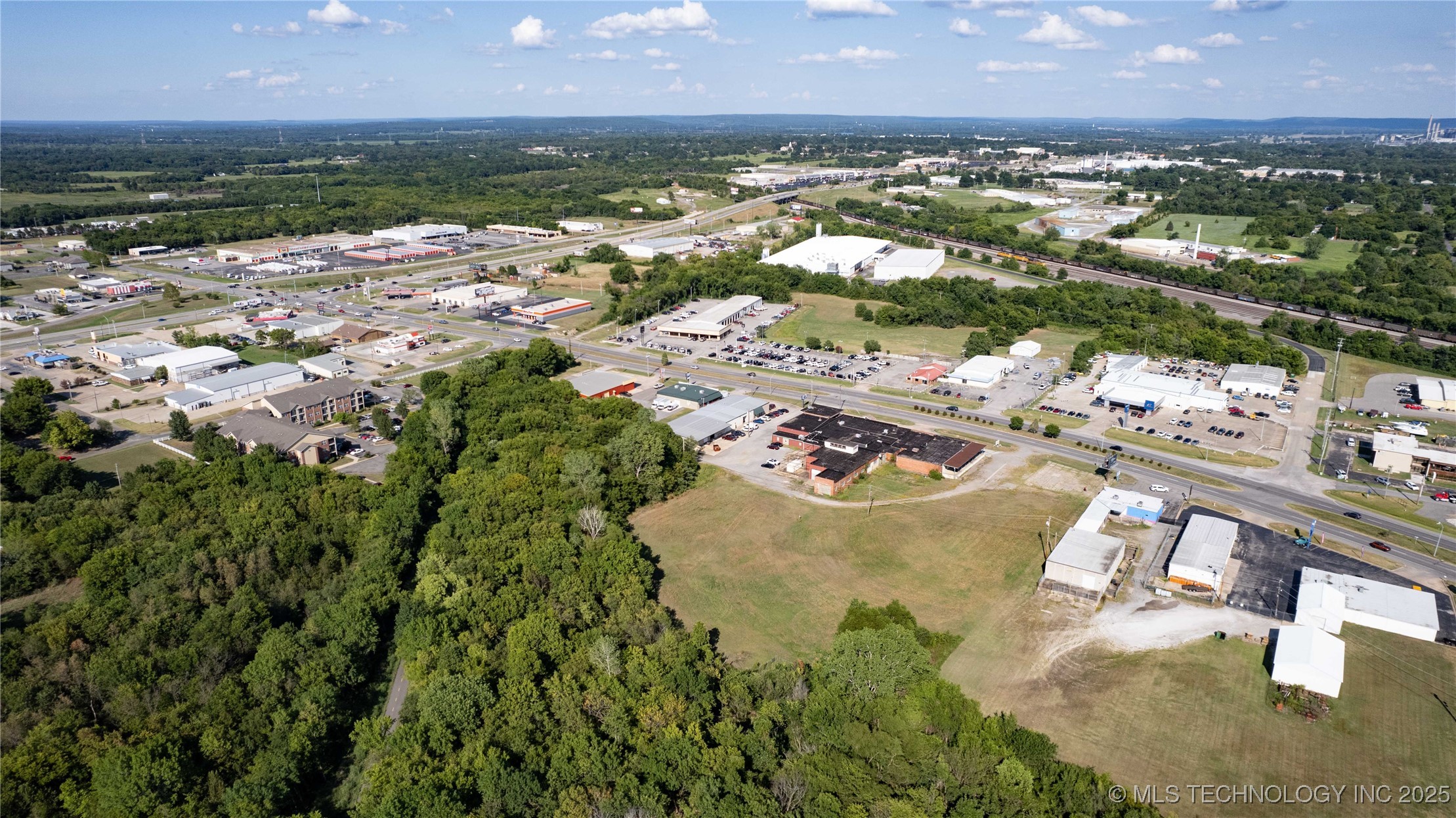 1509 N Main Street Property Photo 32