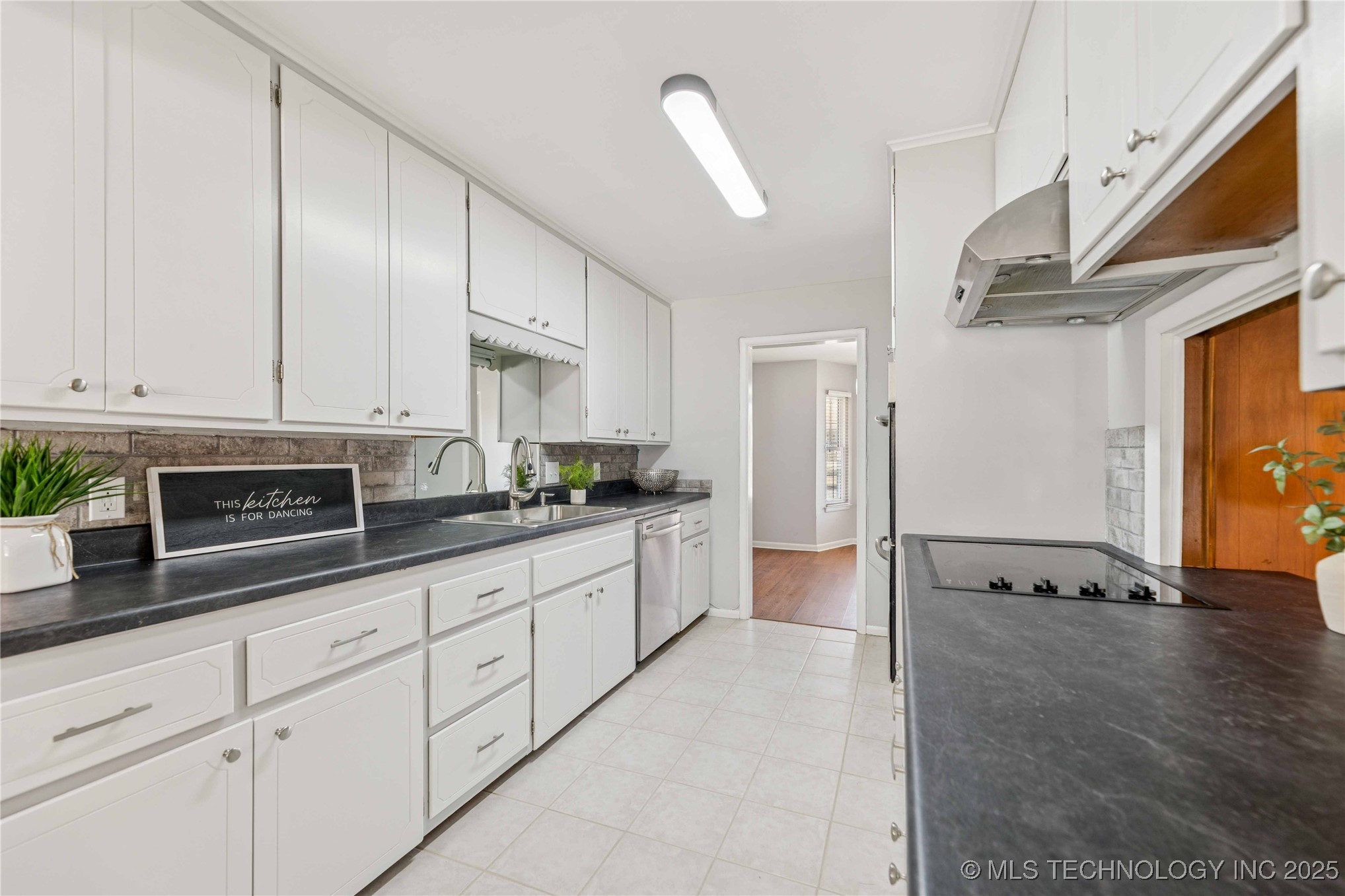 5127 S Joplin Avenue Property Photo 11