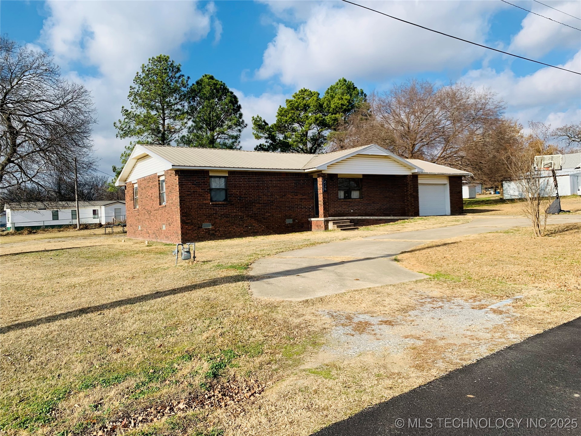 438 S Taylor Street Property Photo 4