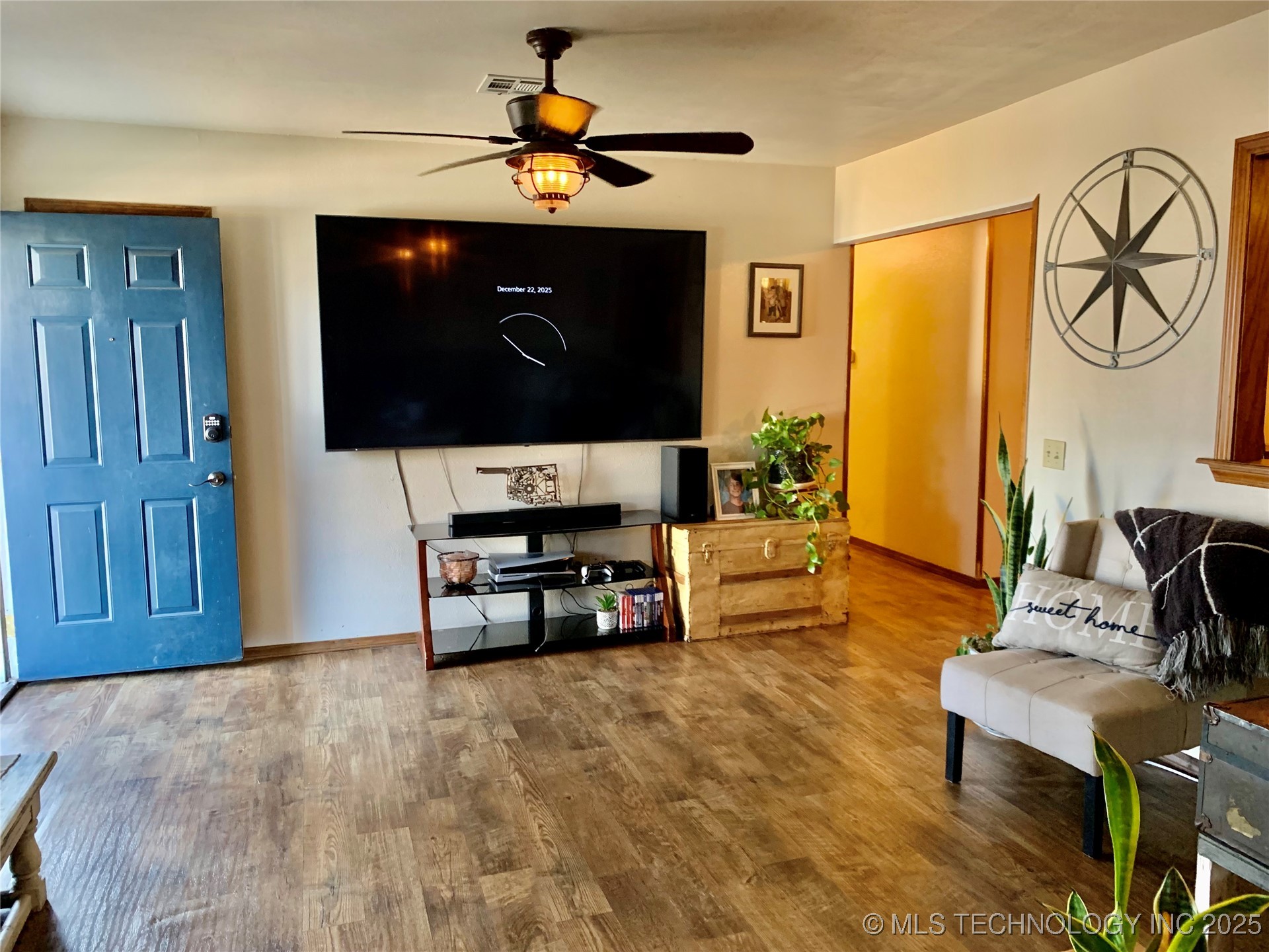 438 S Taylor Street Property Photo 9