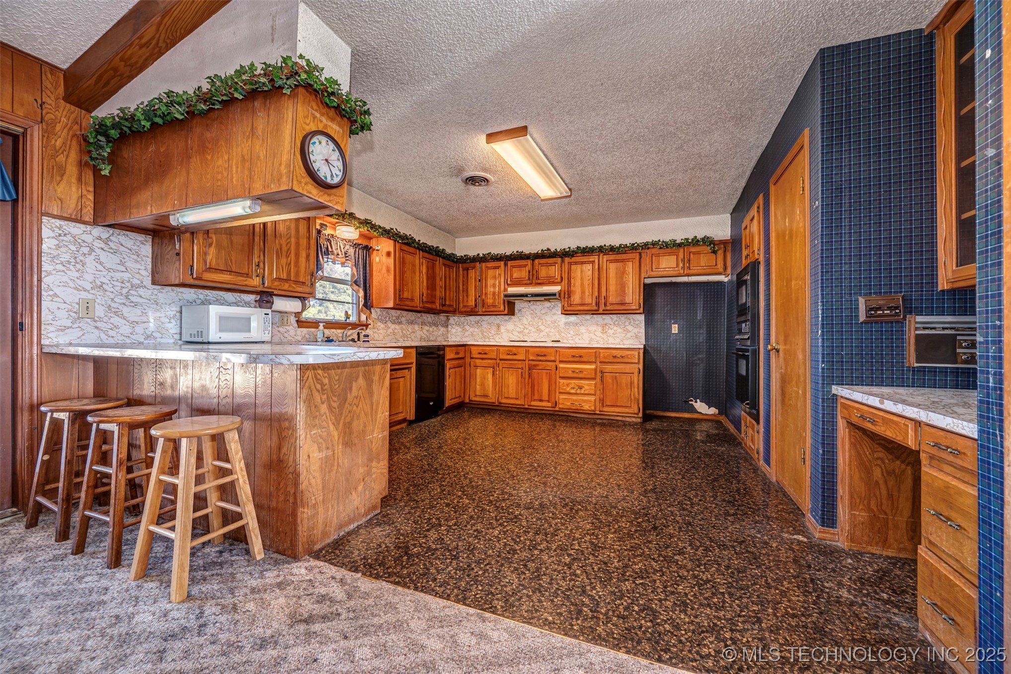 650 Williams Property Photo 13