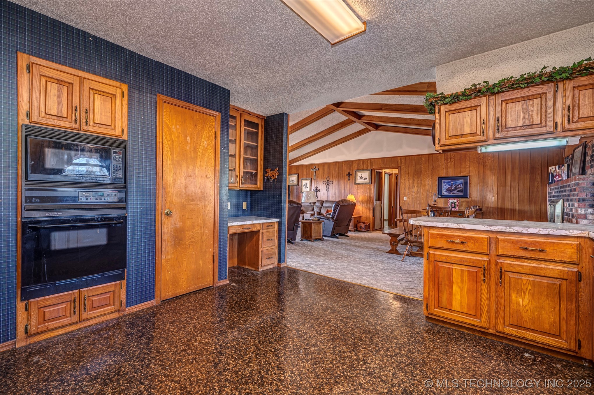 650 Williams Property Photo 17