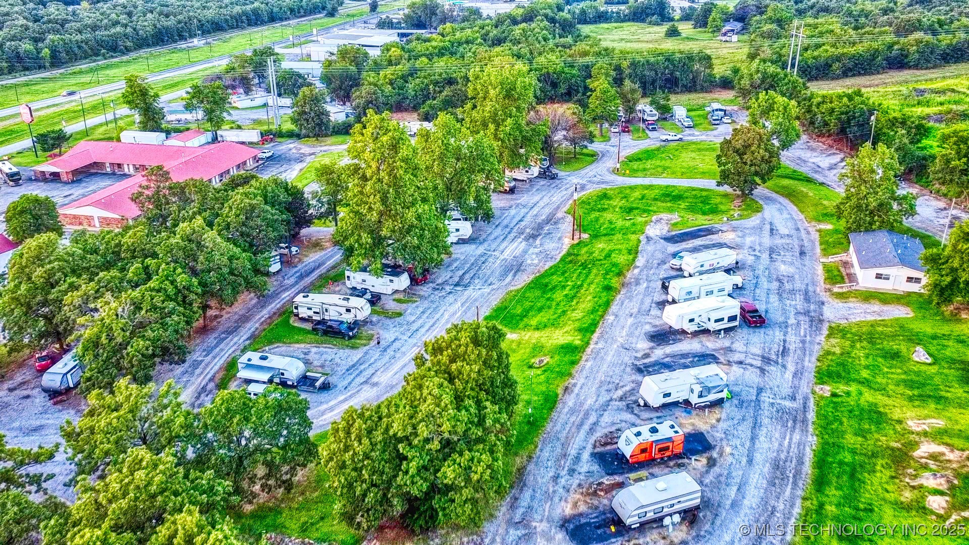 2400 S Valley Drive Property Photo 2