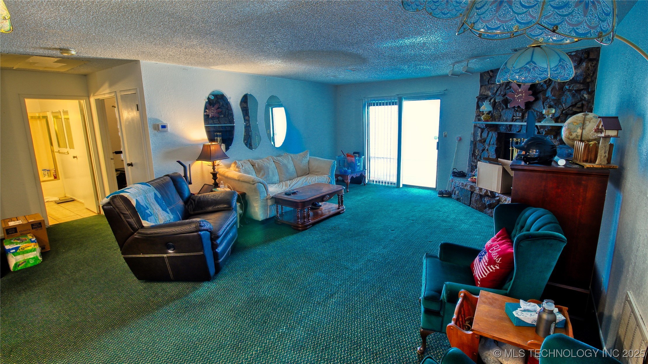 2400 S Valley Drive Property Photo 13