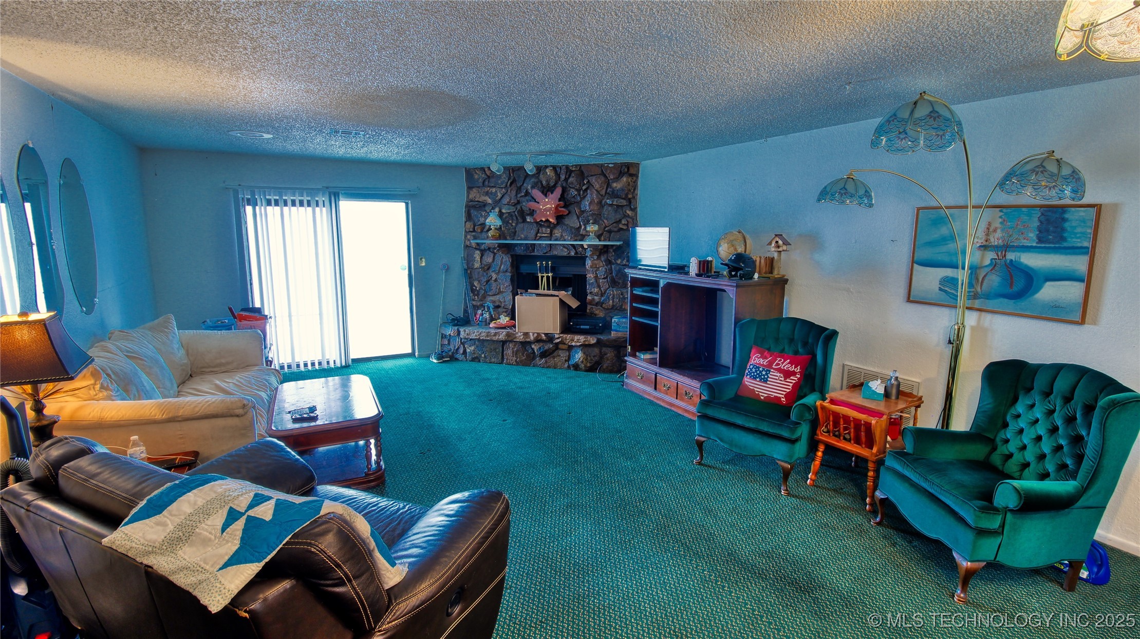 2400 S Valley Drive Property Photo 14