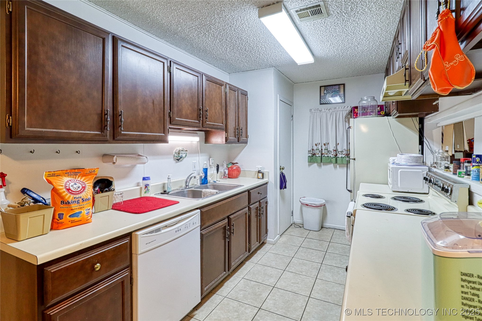 2400 S Valley Drive Property Photo 20