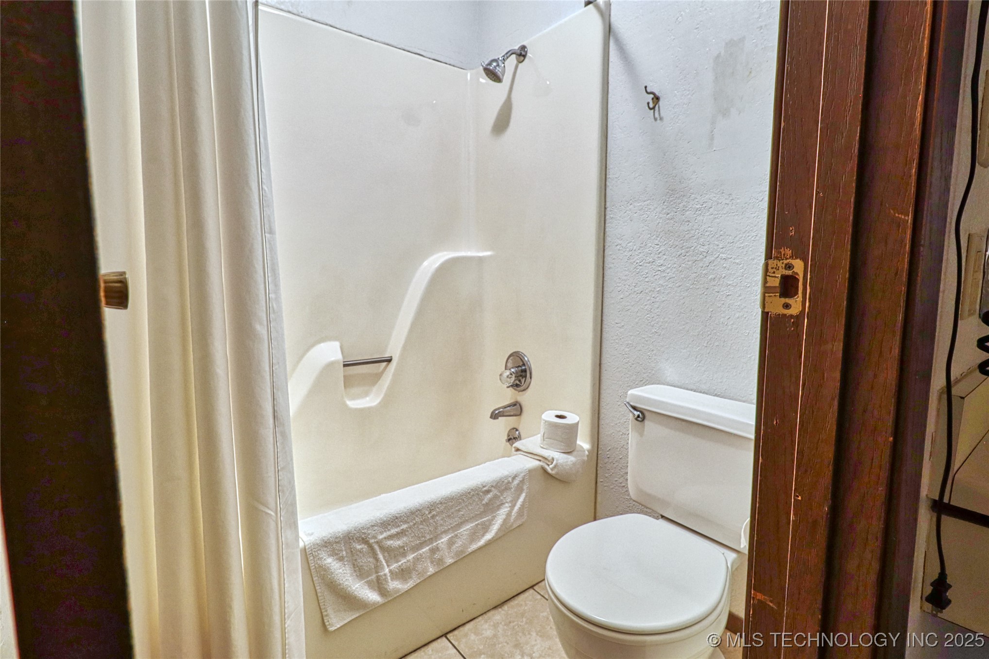 2400 S Valley Drive Property Photo 27