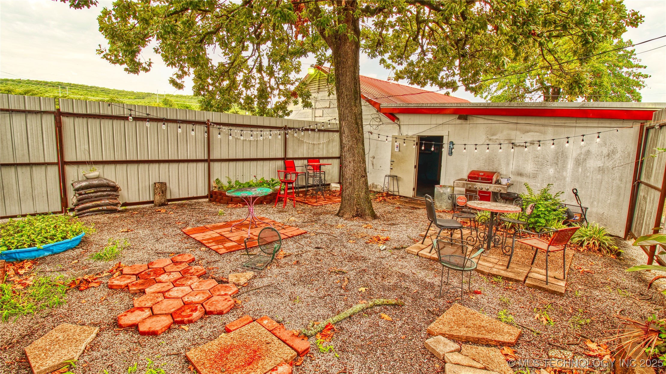 2400 S Valley Drive Property Photo 33