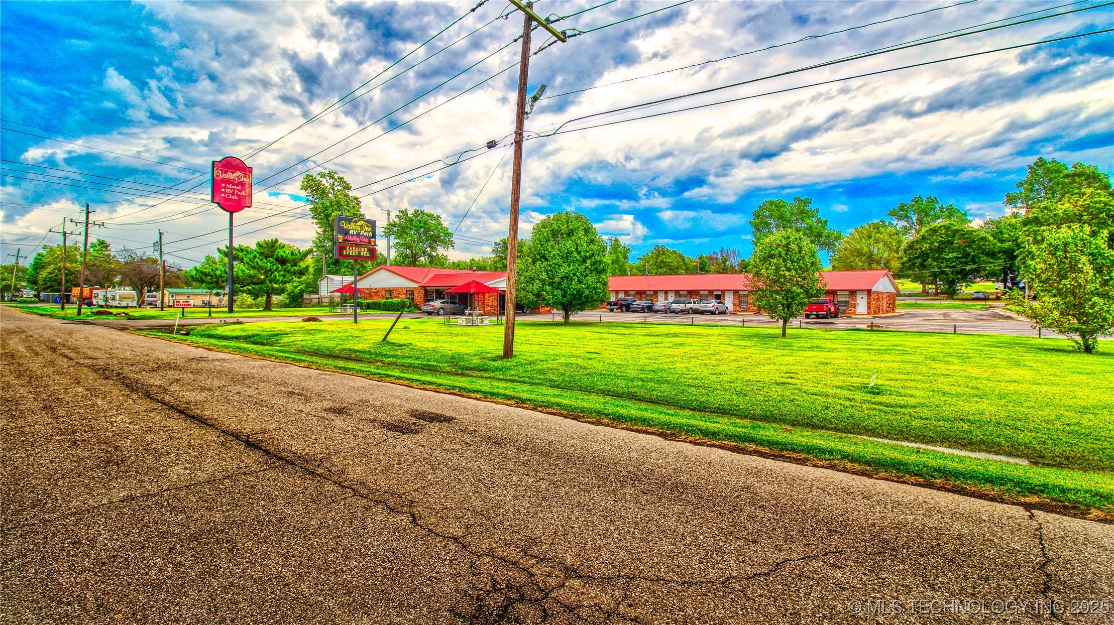 2400 S Valley Drive Property Photo 36
