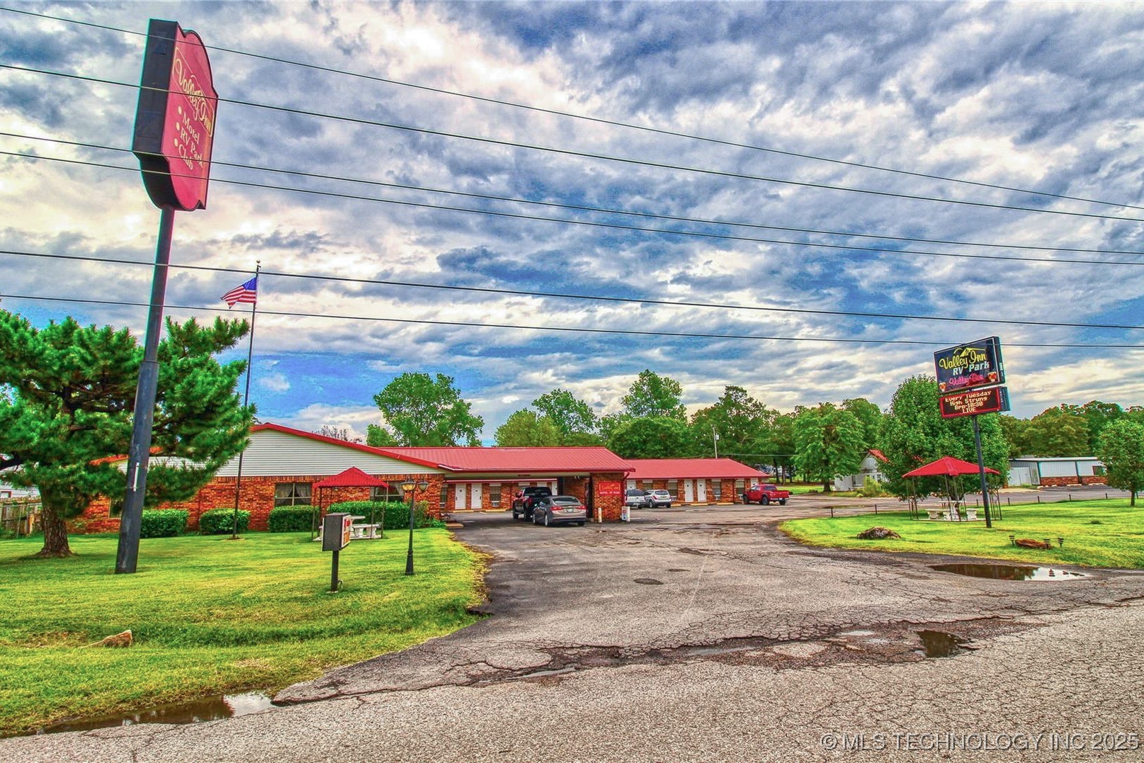 2400 S Valley Drive Property Photo 38