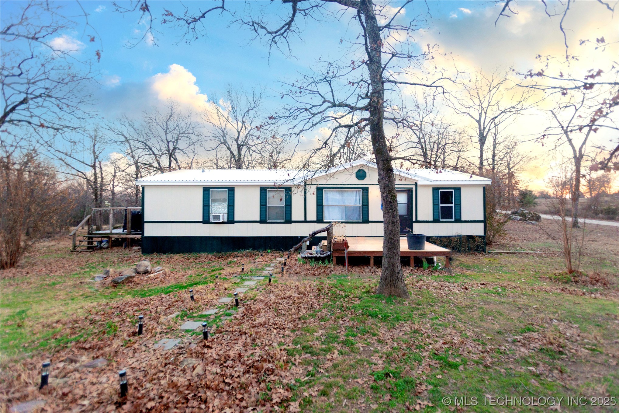 115311 S 4237 Road Property Photo 2