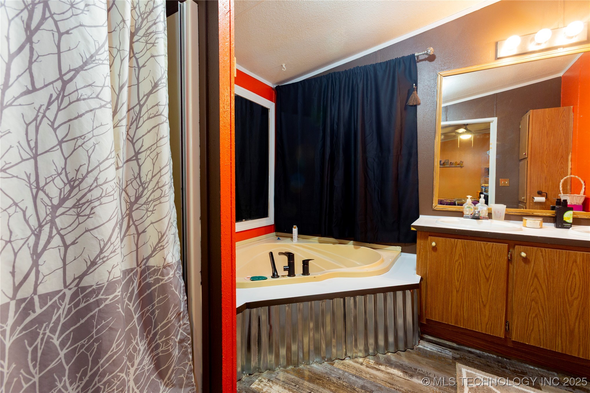 115311 S 4237 Road Property Photo 12