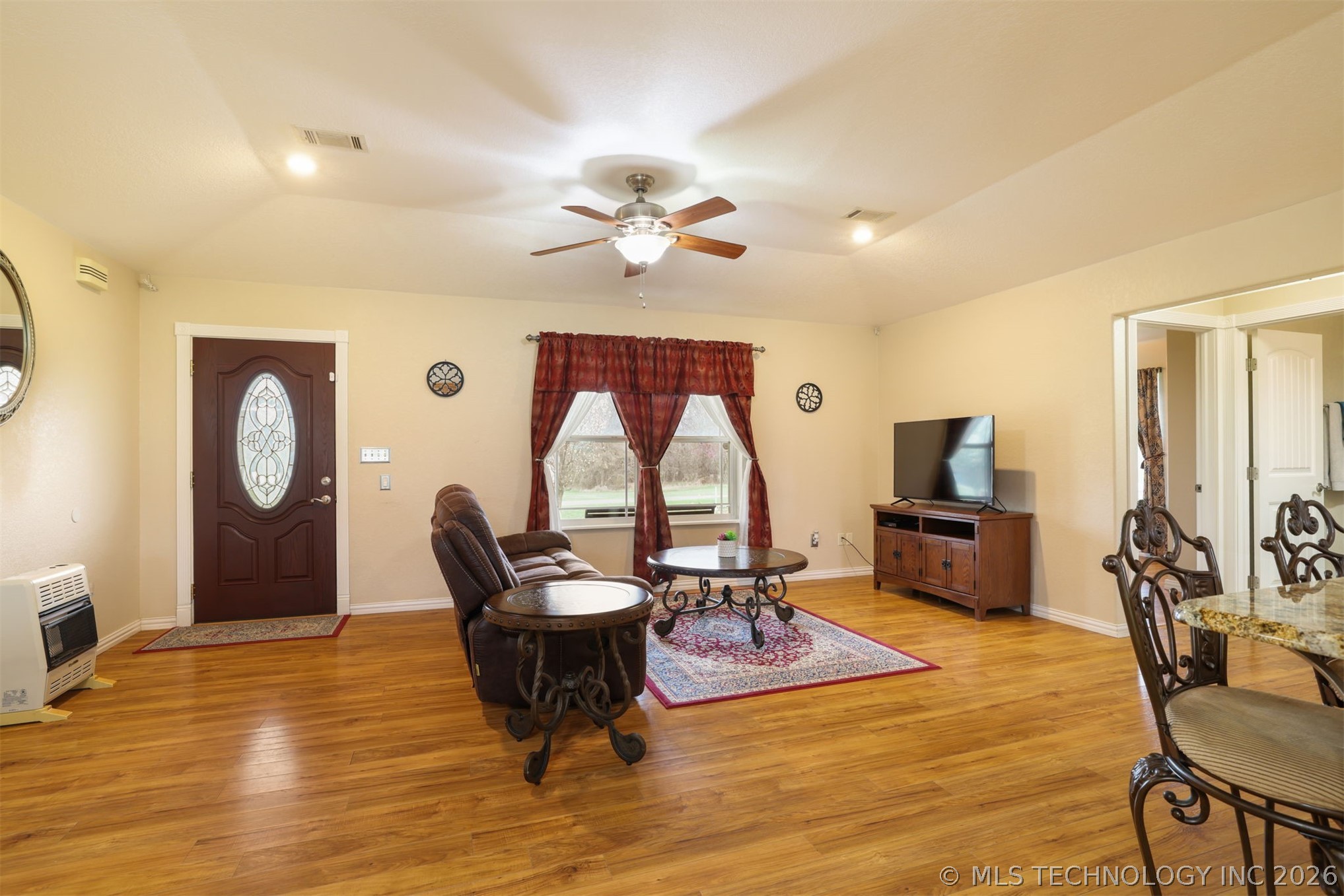 49 E 2nd Property Photo 10