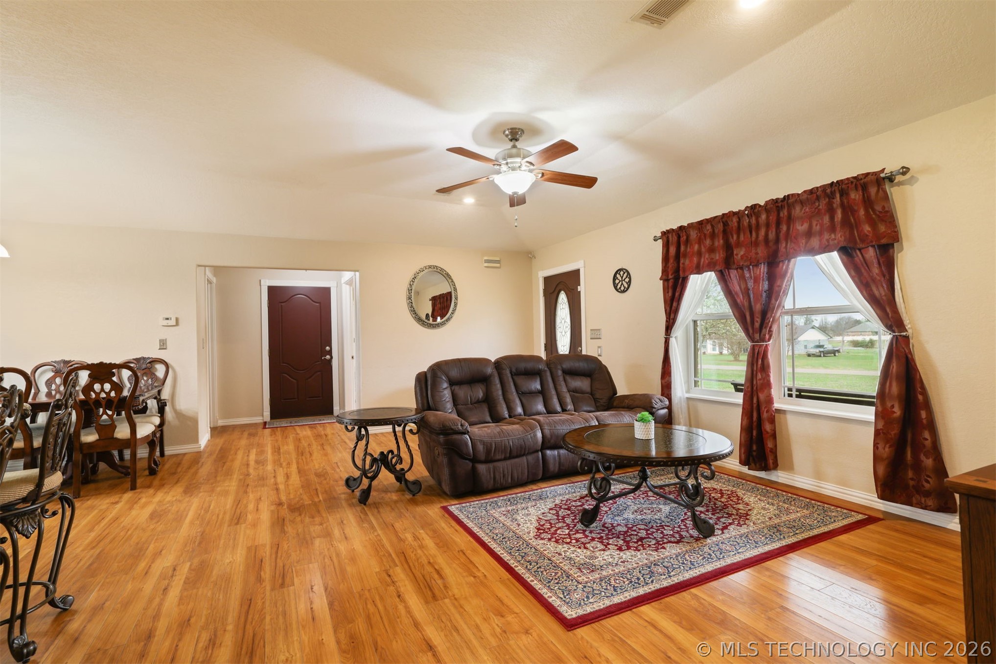 49 E 2nd Property Photo 11