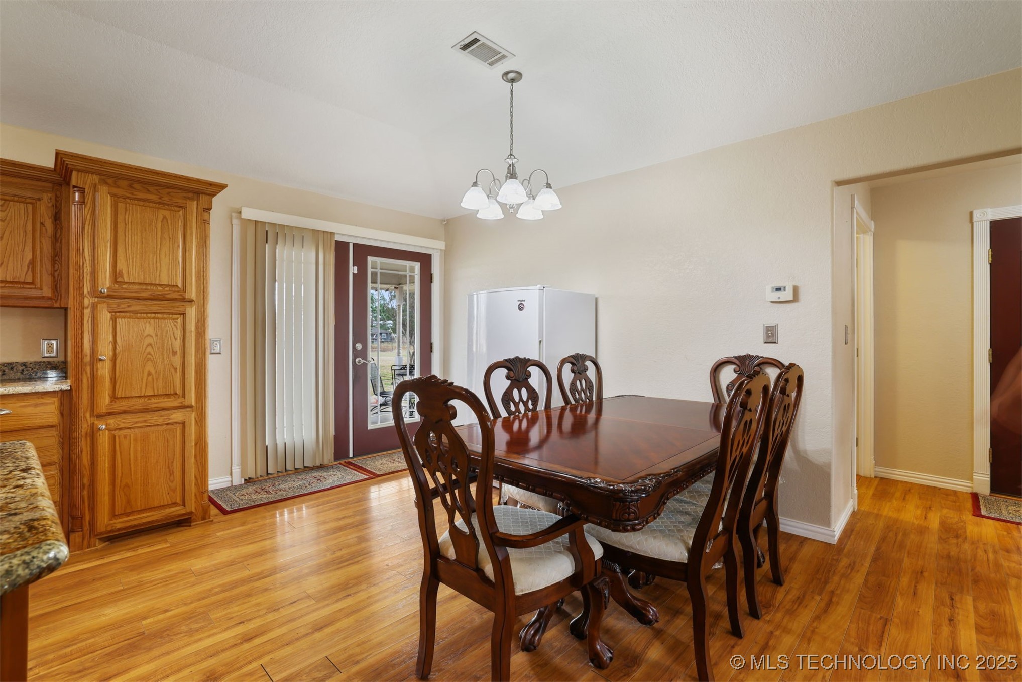 49 E 2nd Property Photo 15