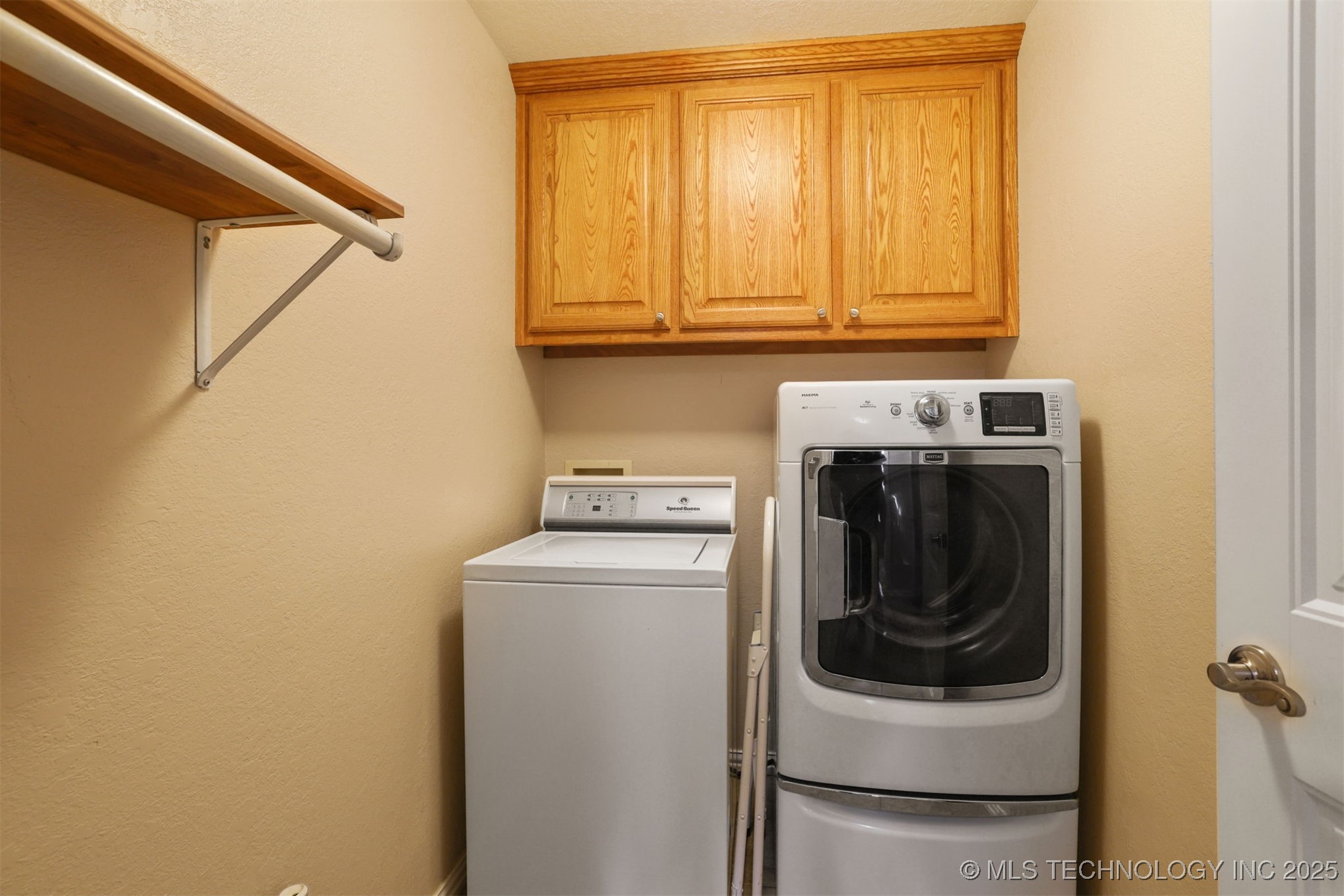 49 E 2nd Property Photo 16