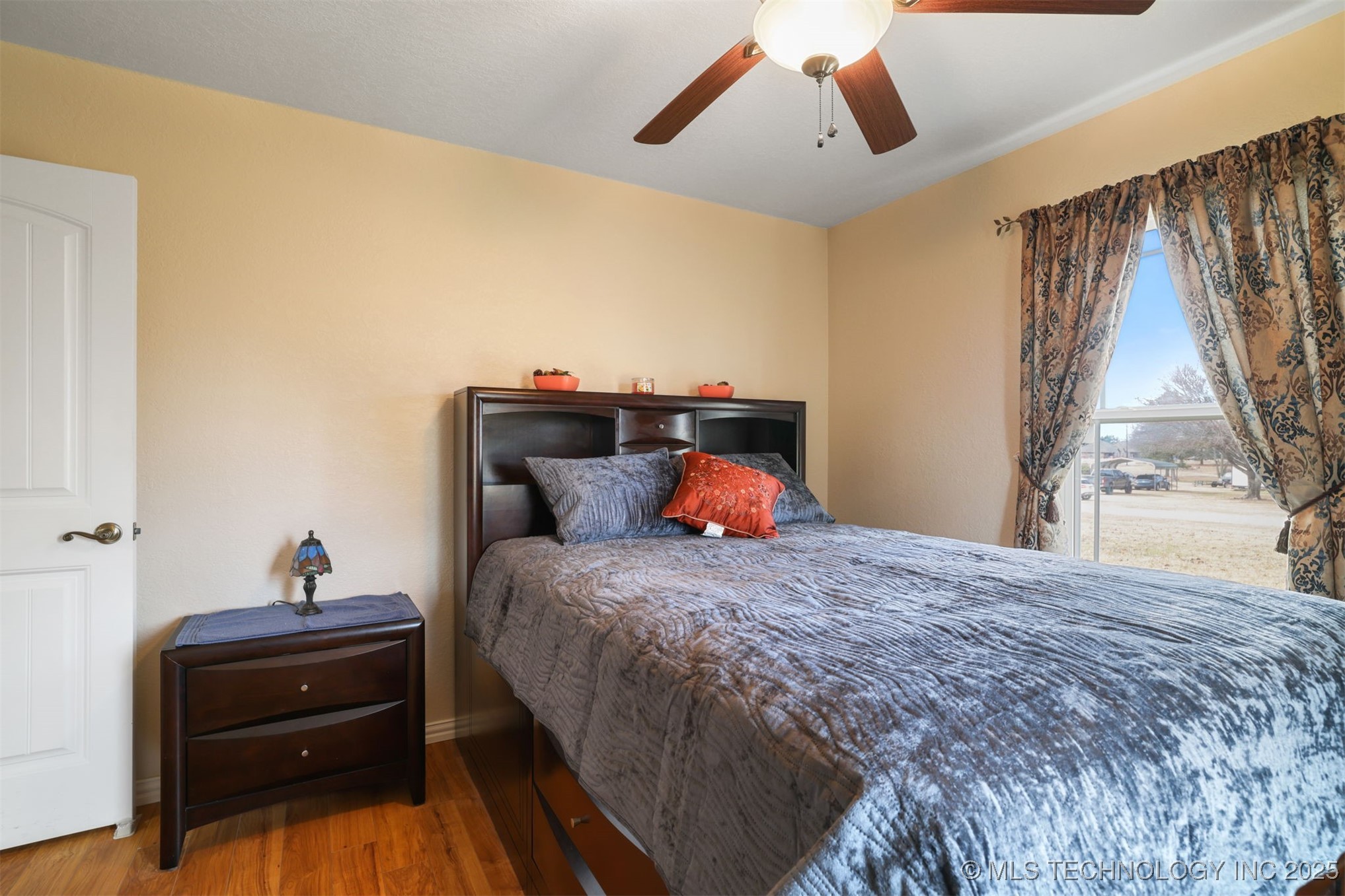 49 E 2nd Property Photo 21