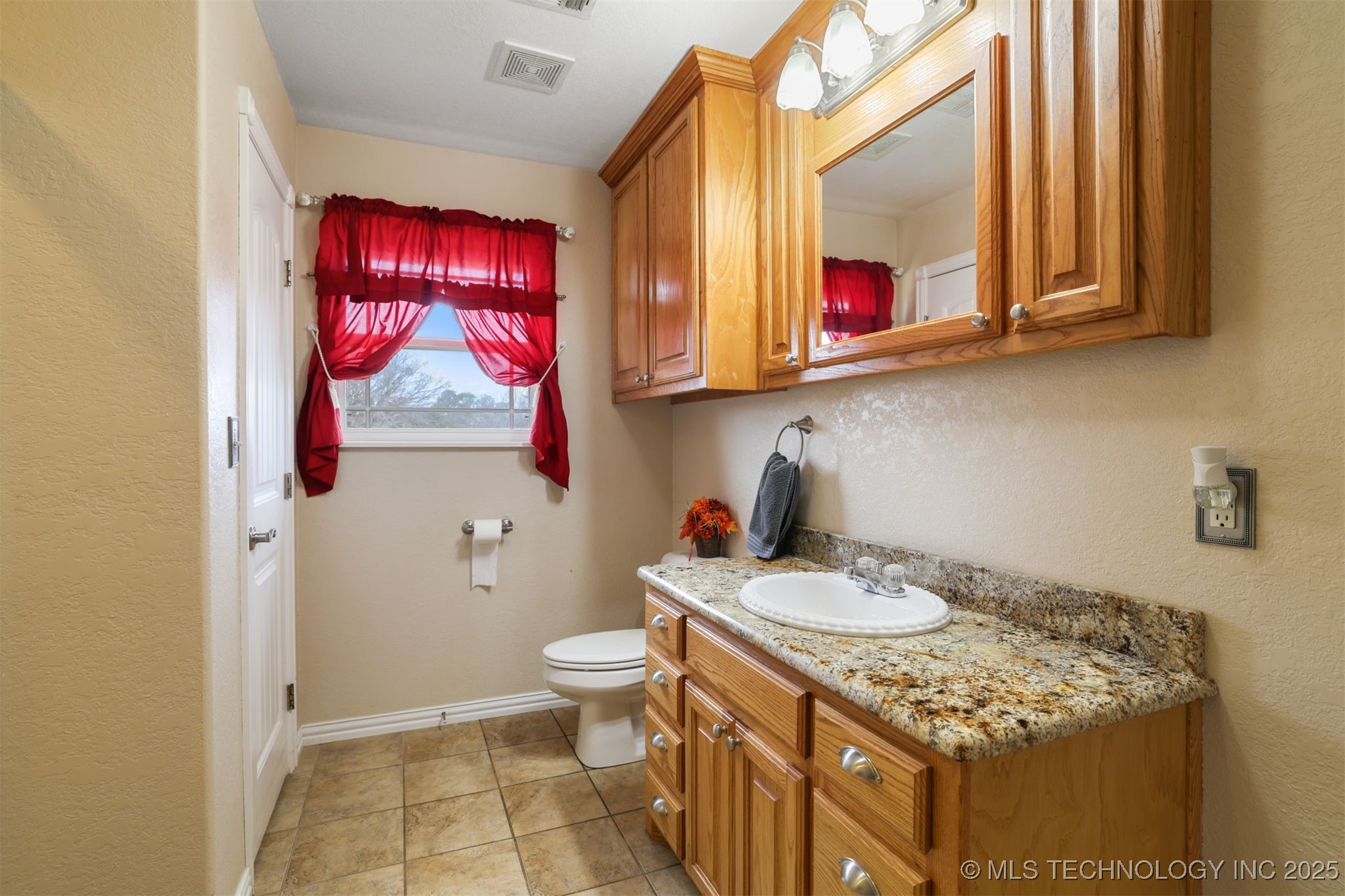 49 E 2nd Property Photo 22