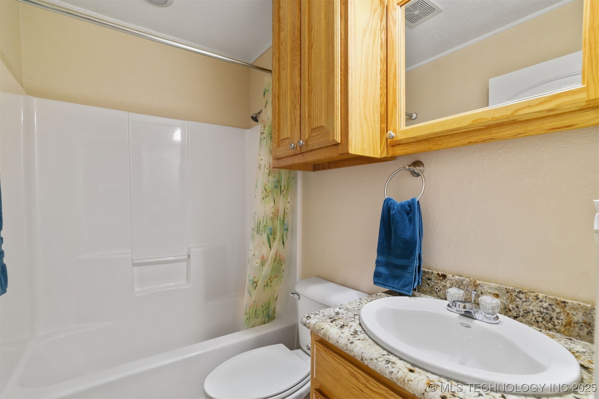 49 E 2nd Property Photo 23