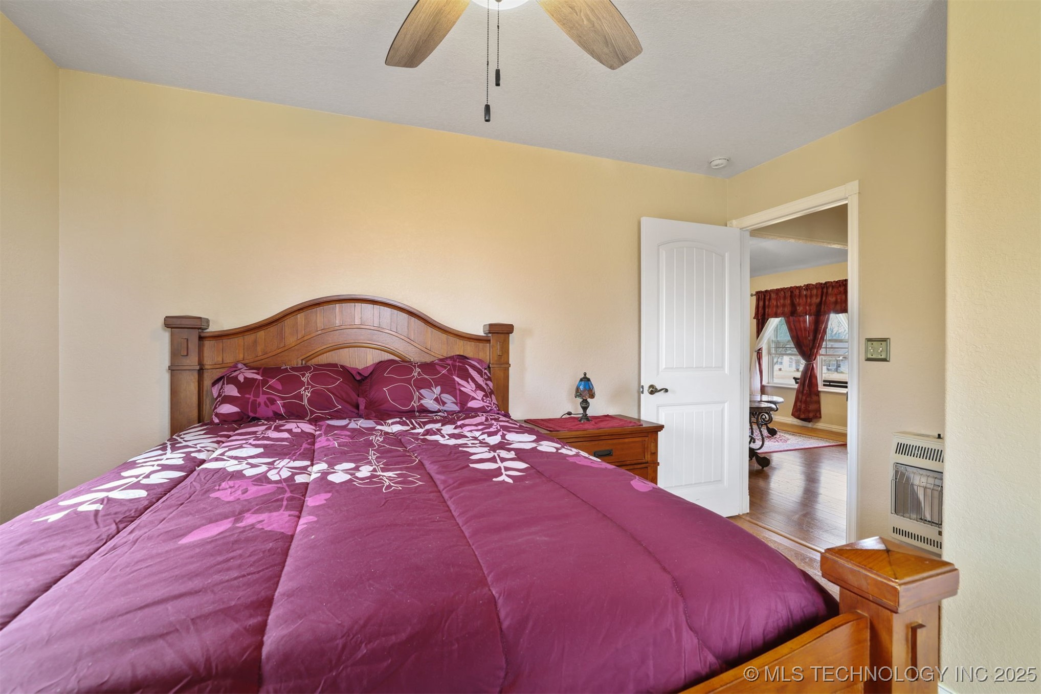 49 E 2nd Property Photo 25