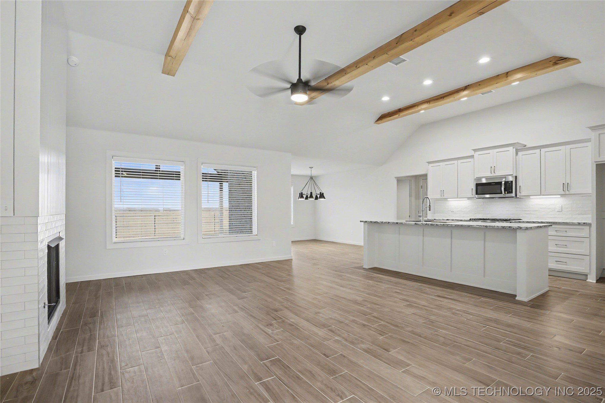 2816 E Rockford Place Property Photo 3