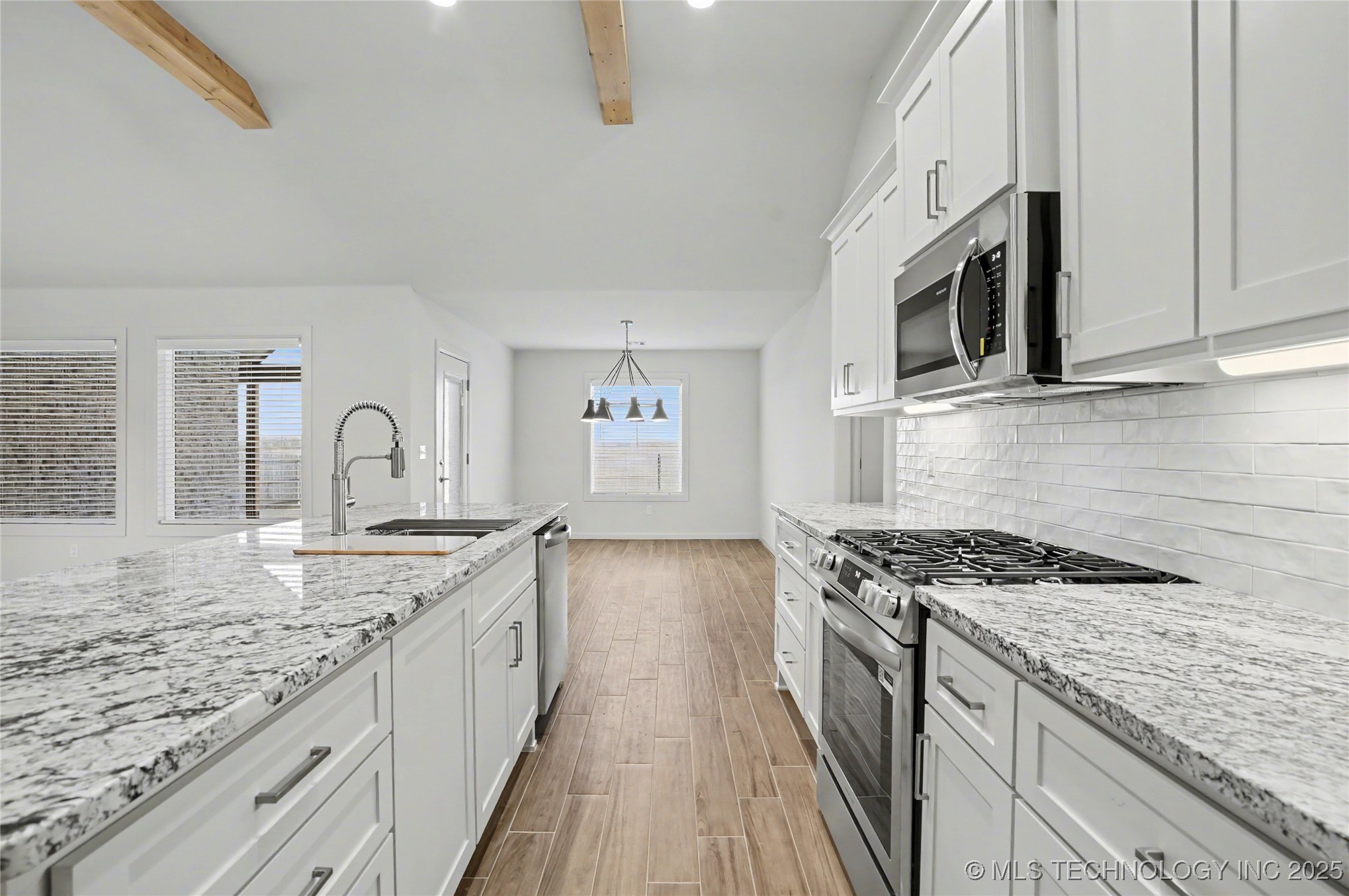 2816 E Rockford Place Property Photo 8