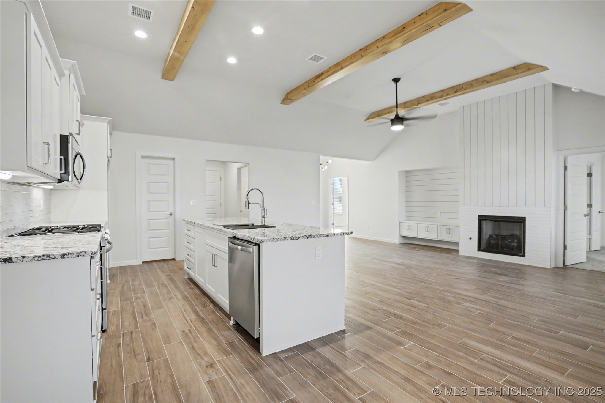 2816 E Rockford Place Property Photo 10