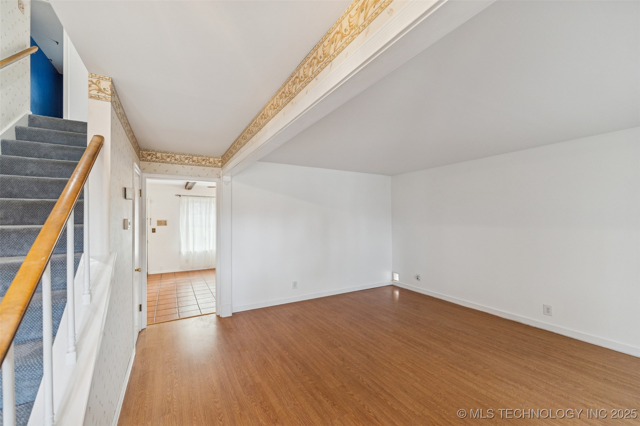 9522 E 36th Street Property Photo 5