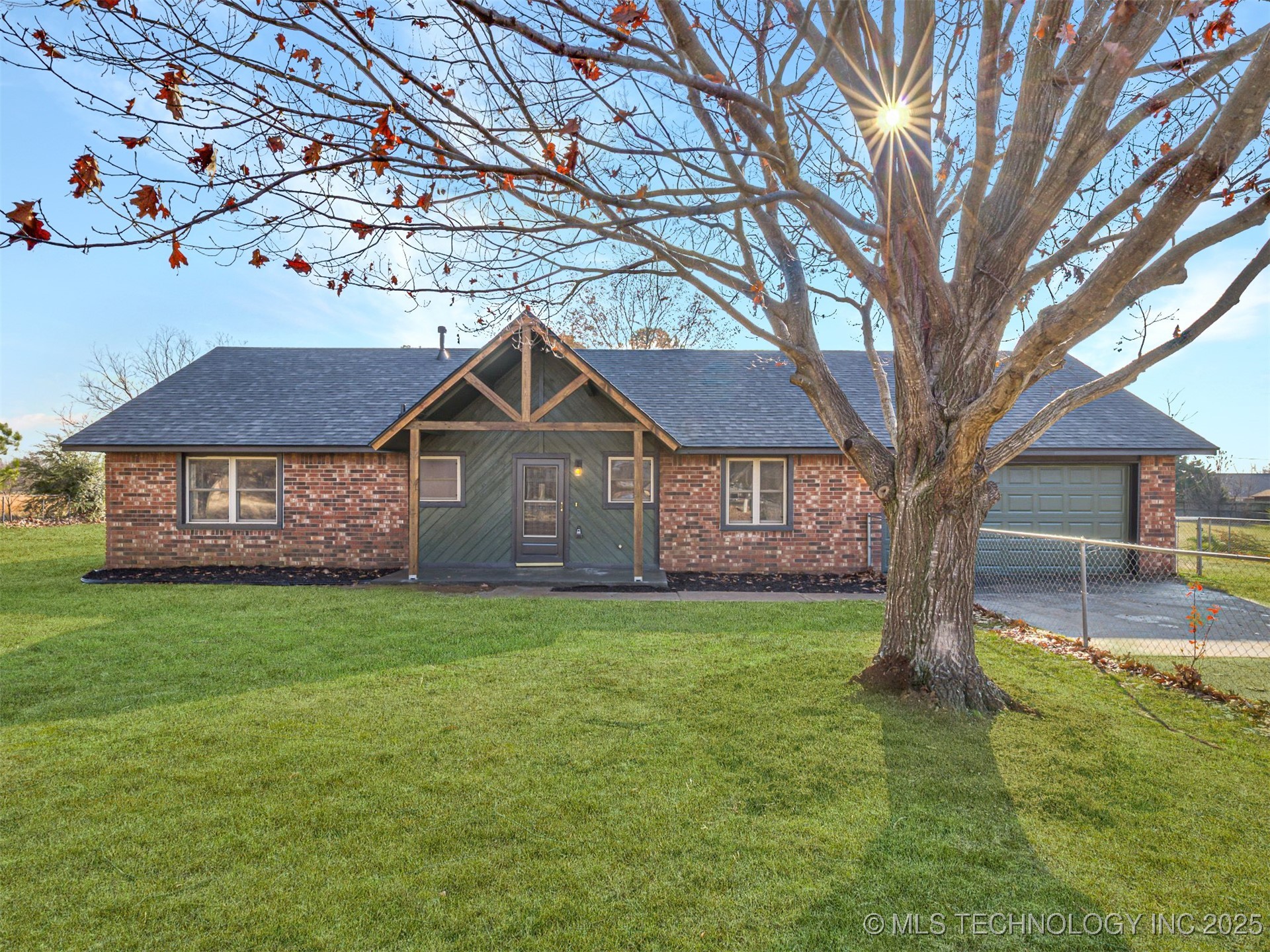 10754 E 530 Road Property Photo 3