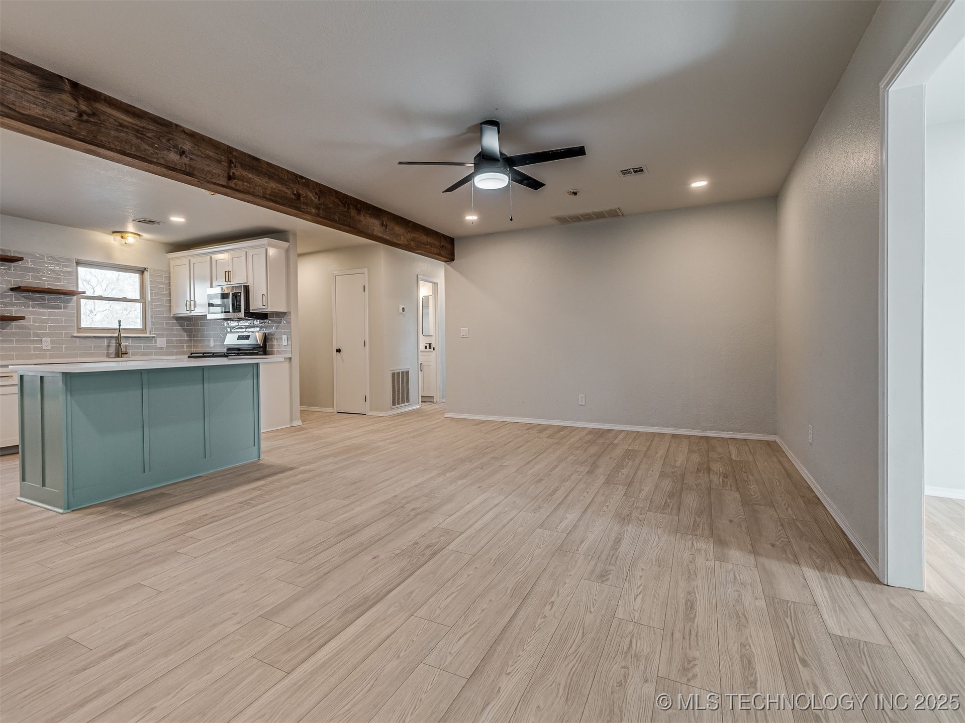 10754 E 530 Road Property Photo 7