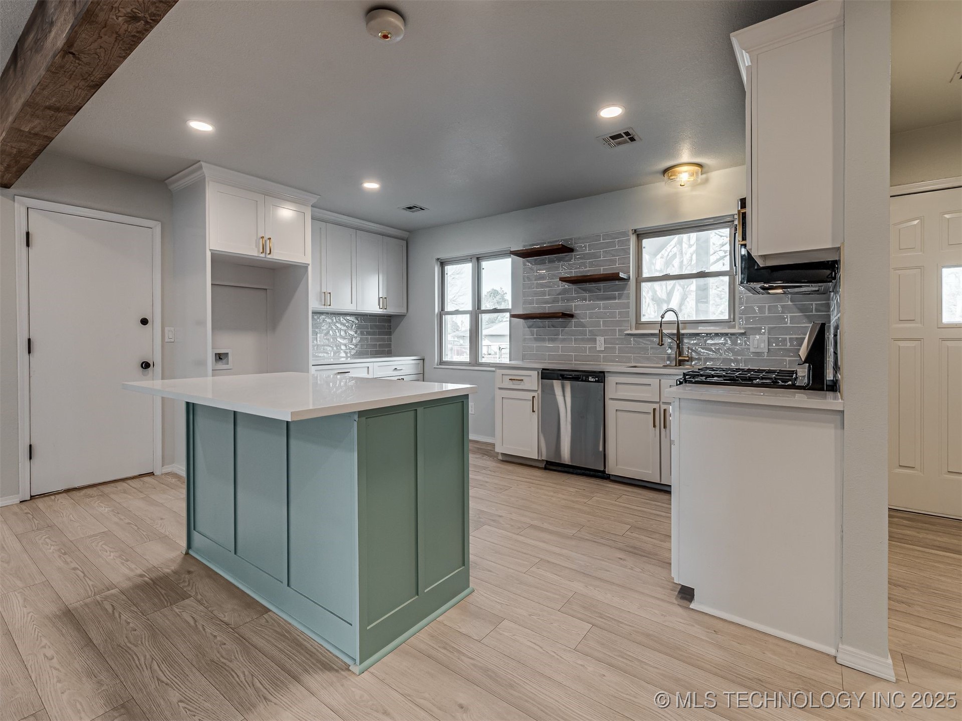 10754 E 530 Road Property Photo 9