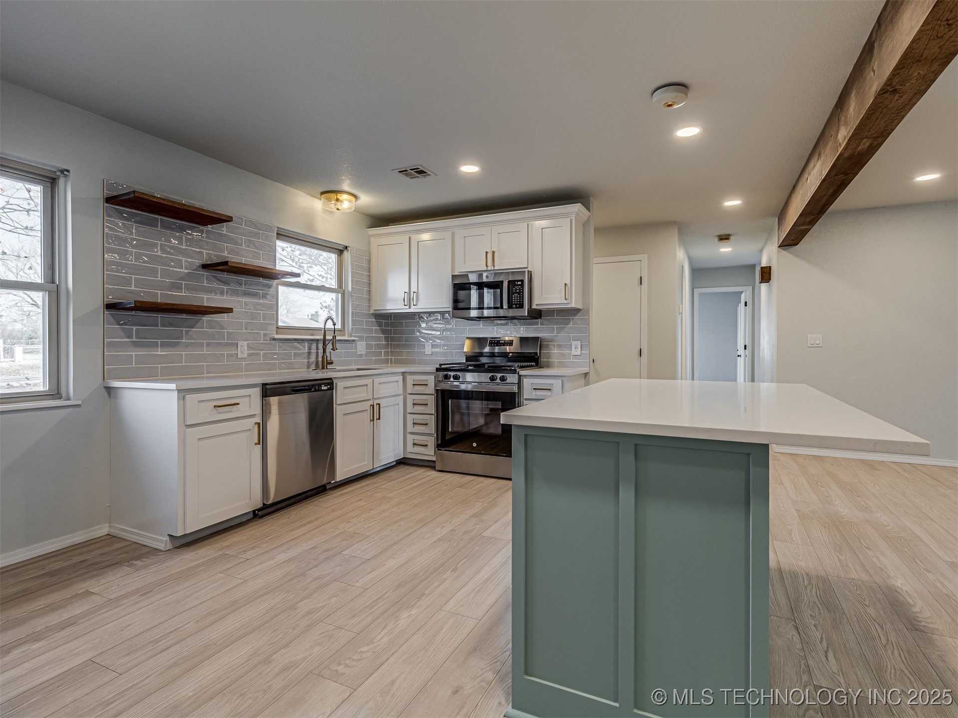 10754 E 530 Road Property Photo 11