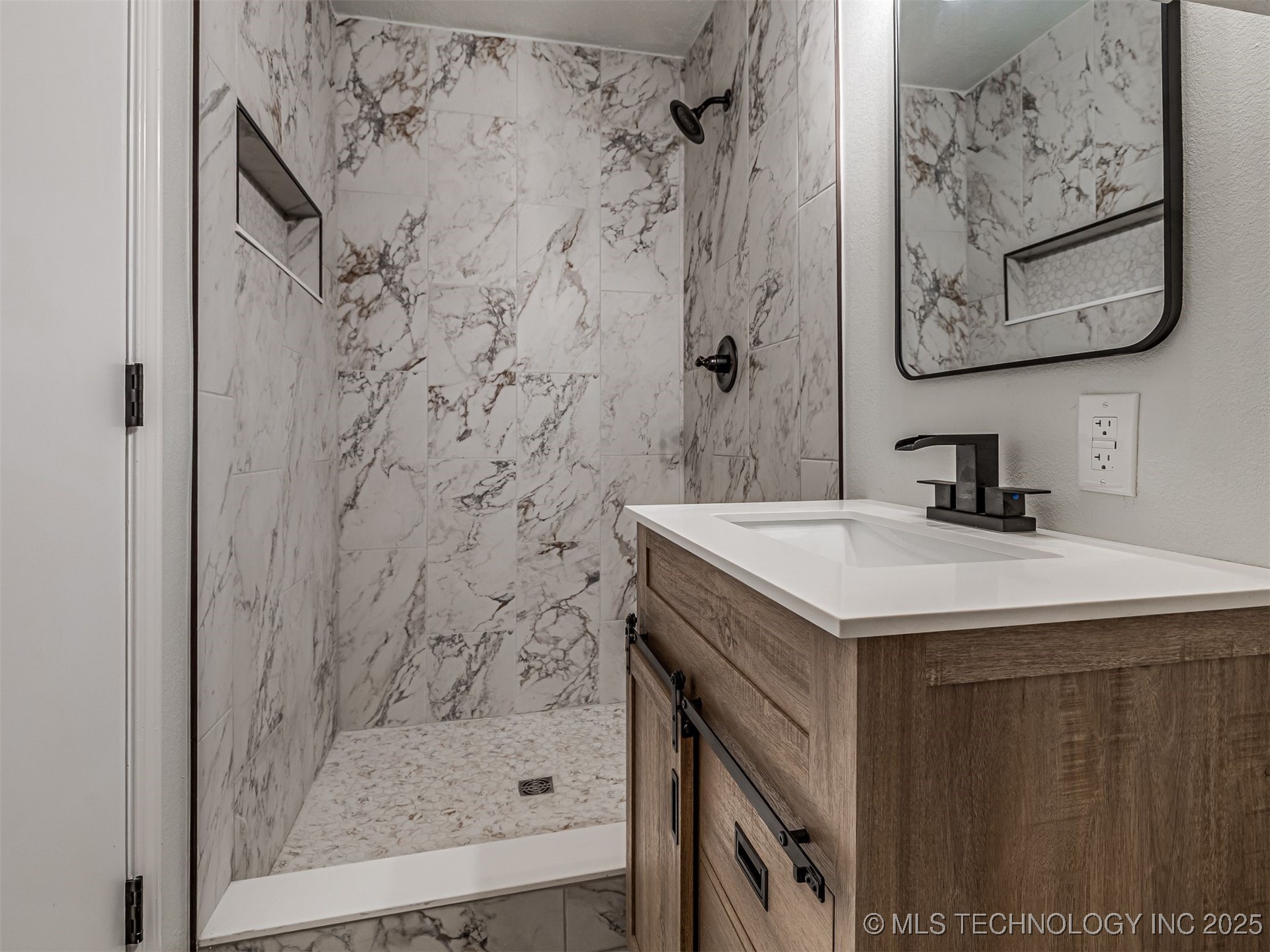 10754 E 530 Road Property Photo 22