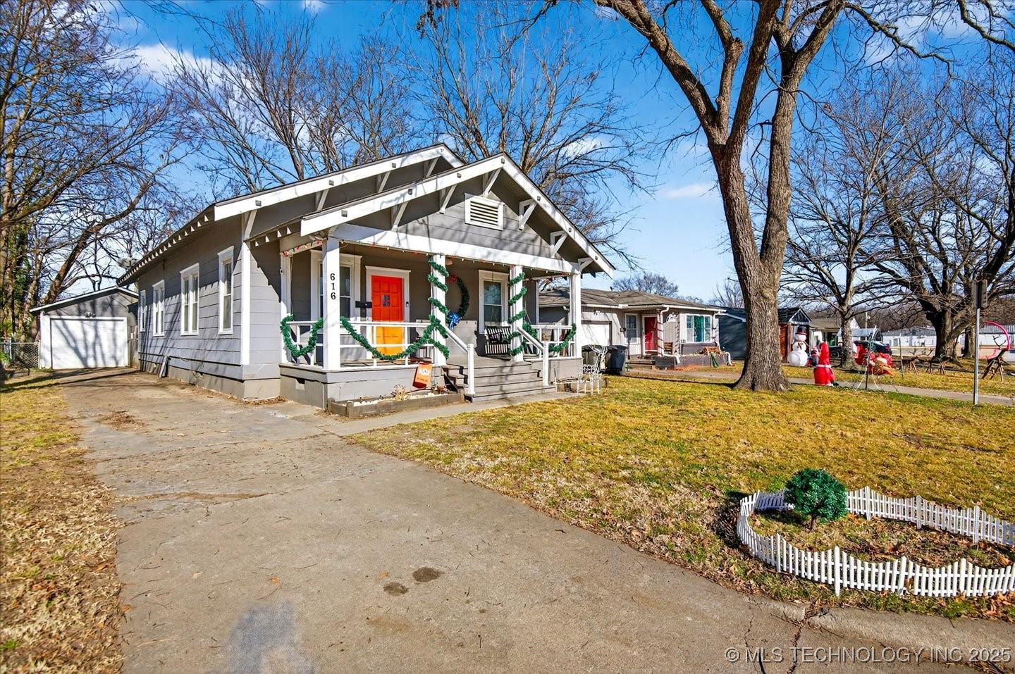 616 E 13th Street Property Photo 2