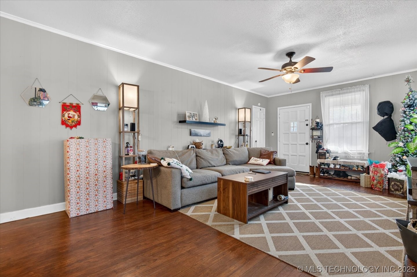 616 E 13th Street Property Photo 7