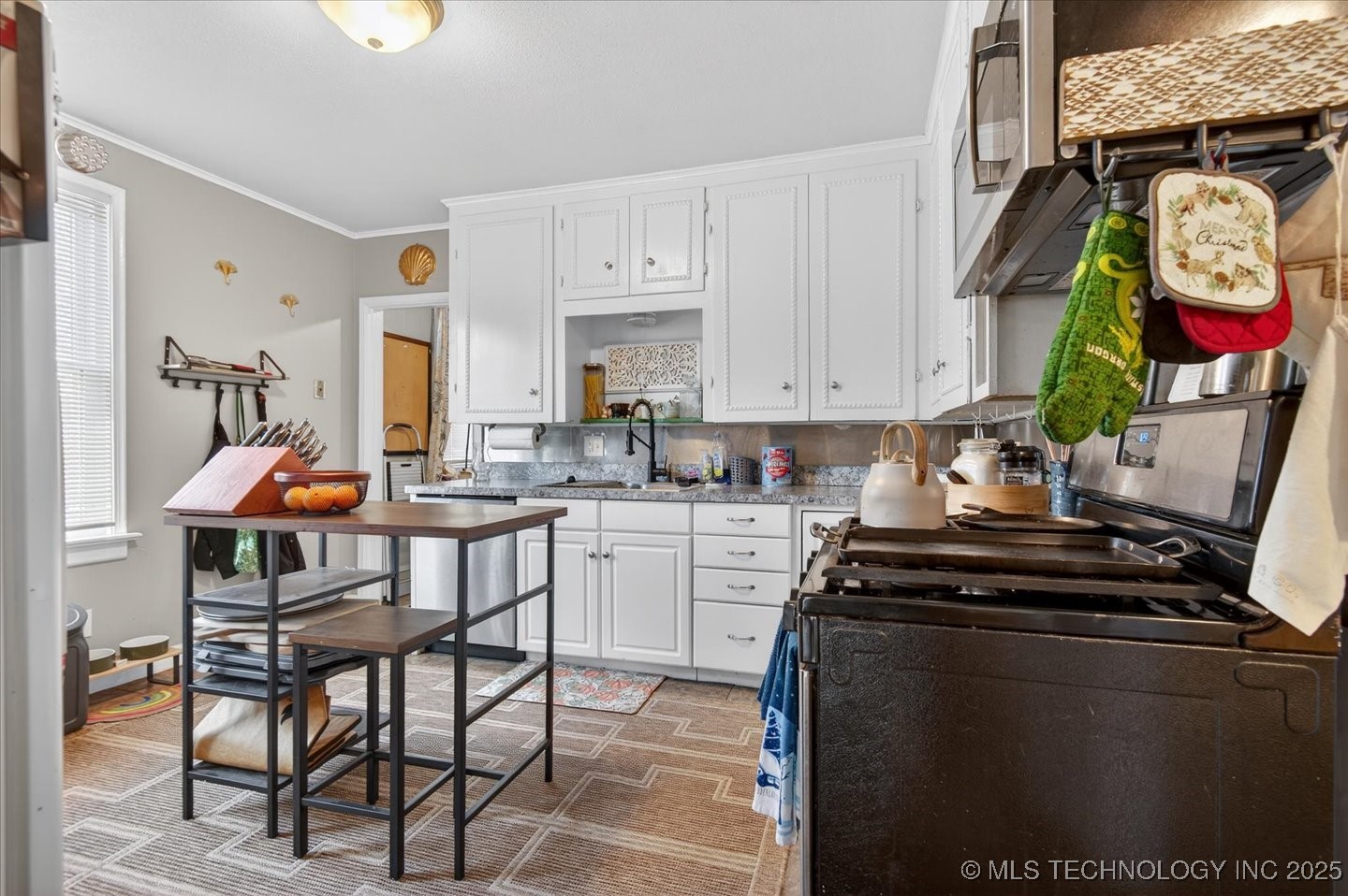 616 E 13th Street Property Photo 8