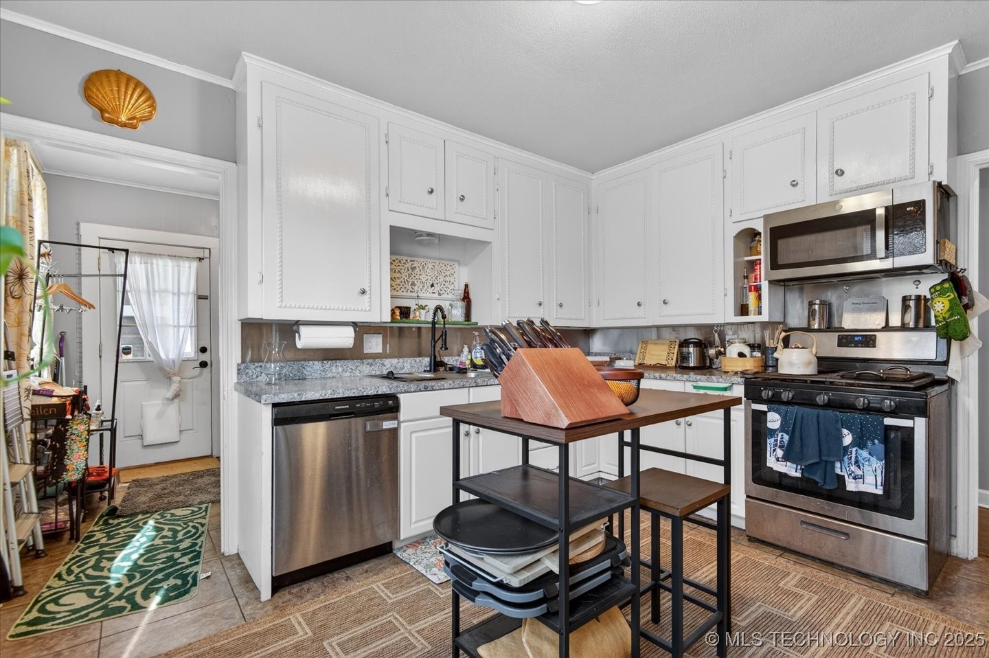 616 E 13th Street Property Photo 10