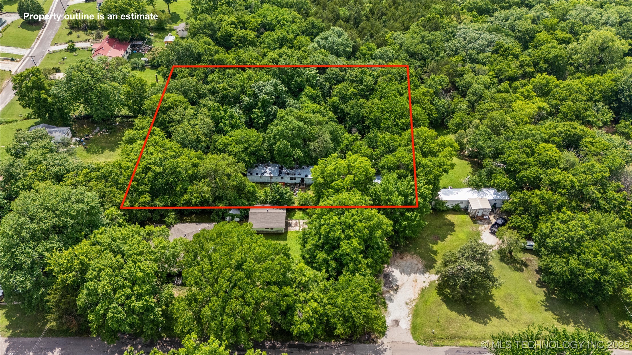 905 W 5th Property Photo 1