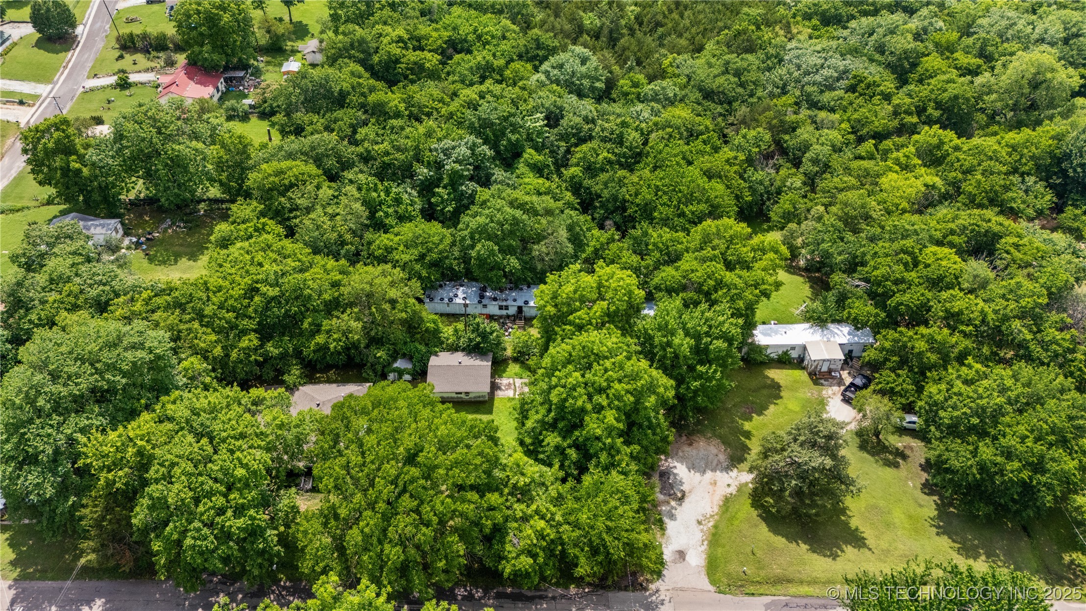 905 W 5th Property Photo 2