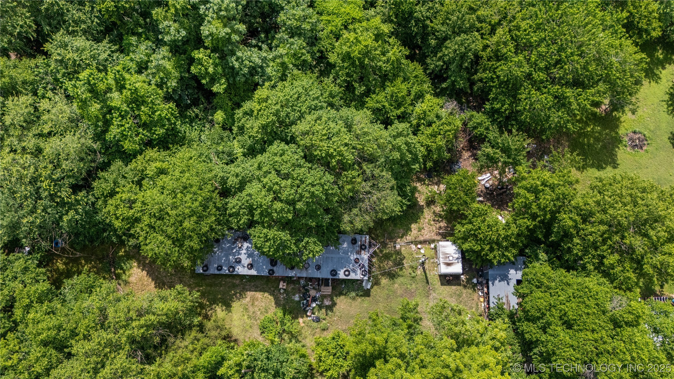 905 W 5th Property Photo 3