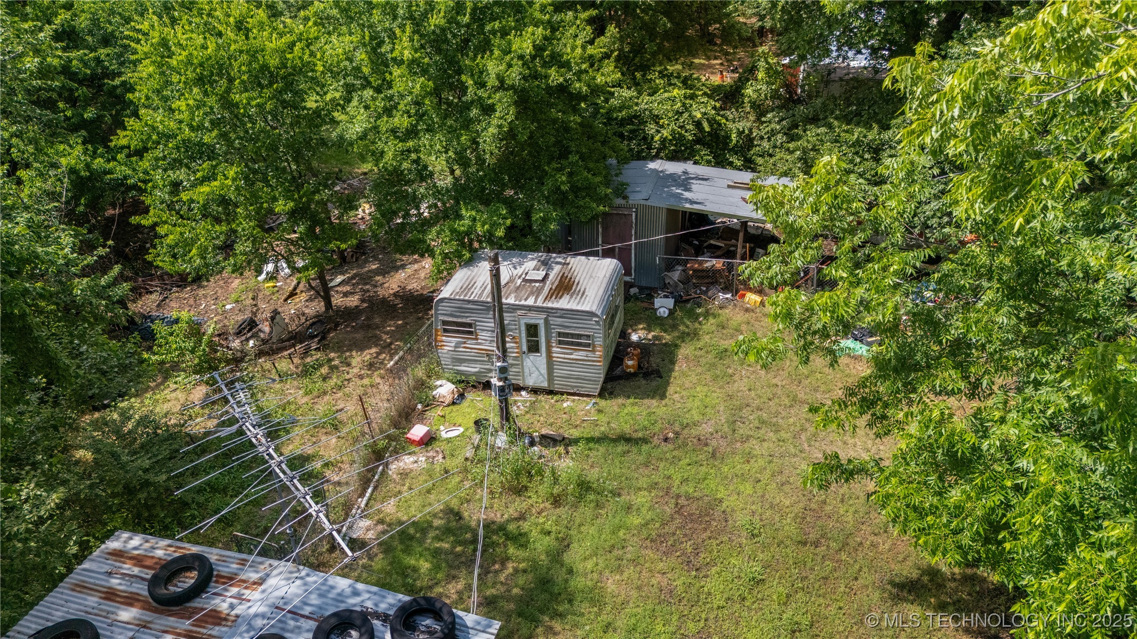 905 W 5th Property Photo 7