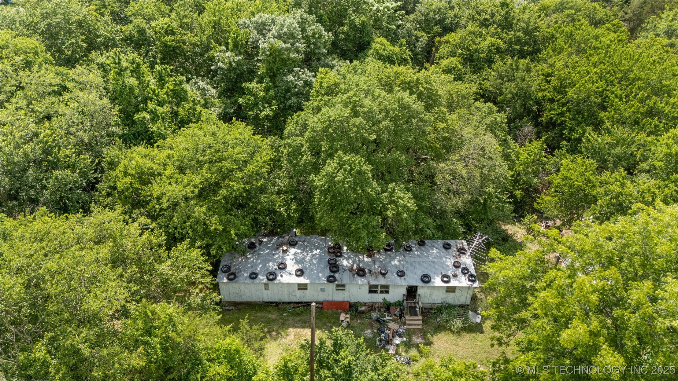 905 W 5th Property Photo 8