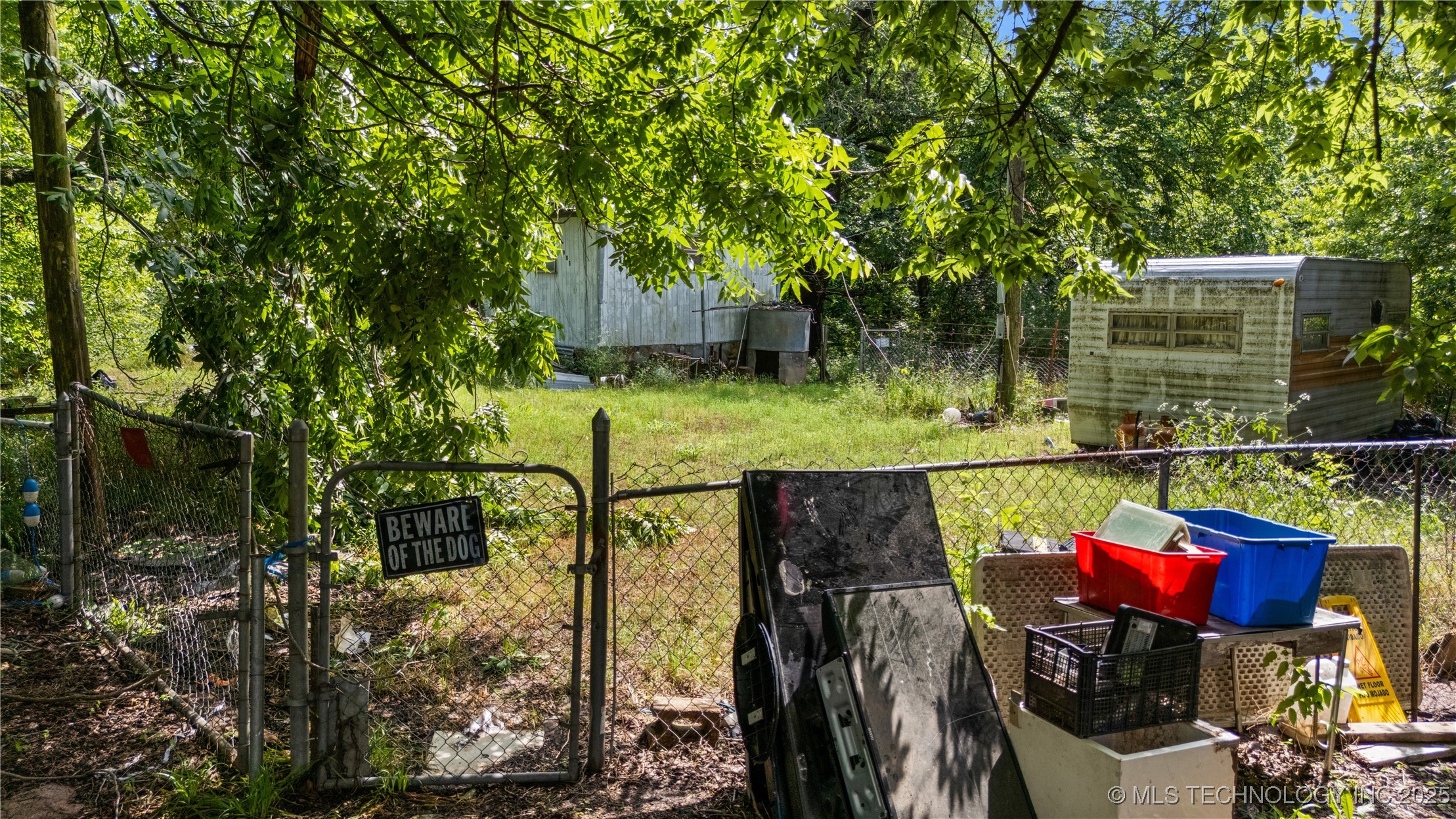 905 W 5th Property Photo 9