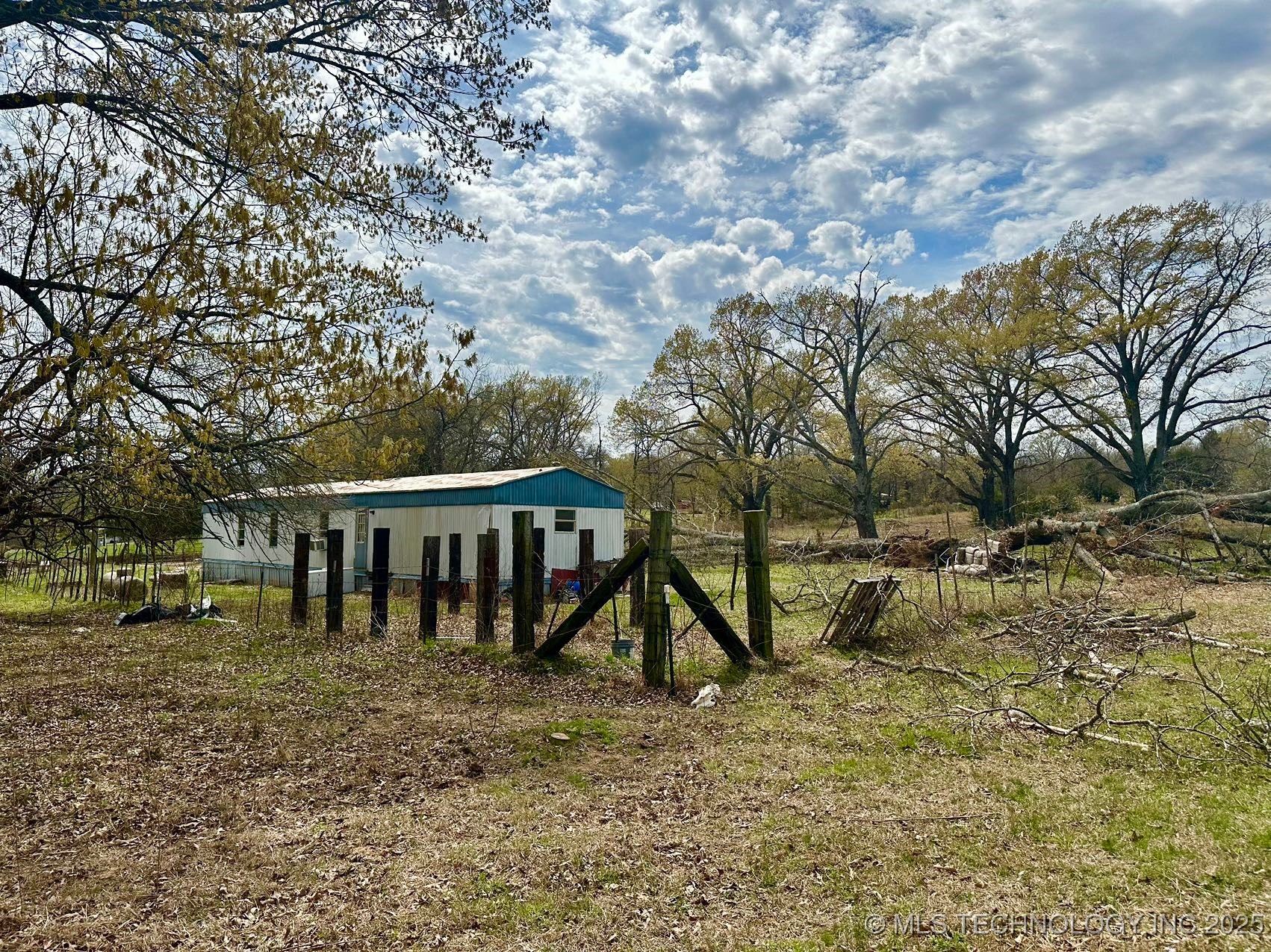 1397 E Allison Road Property Photo 20