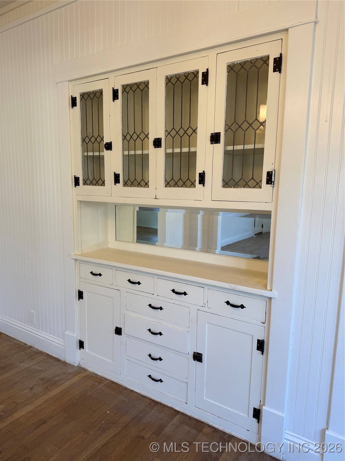 517 E 12th Property Photo 14