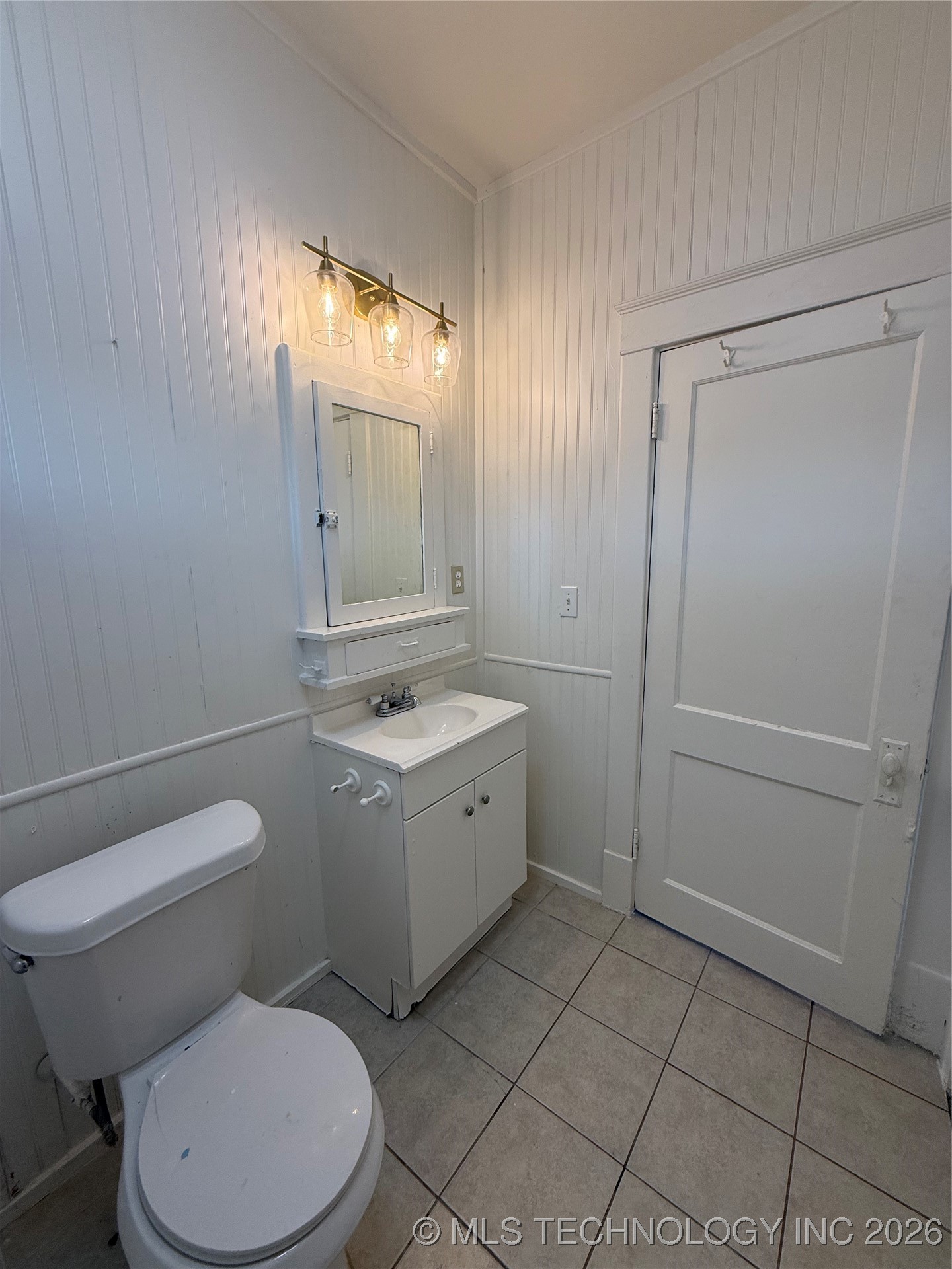 517 E 12th Property Photo 29