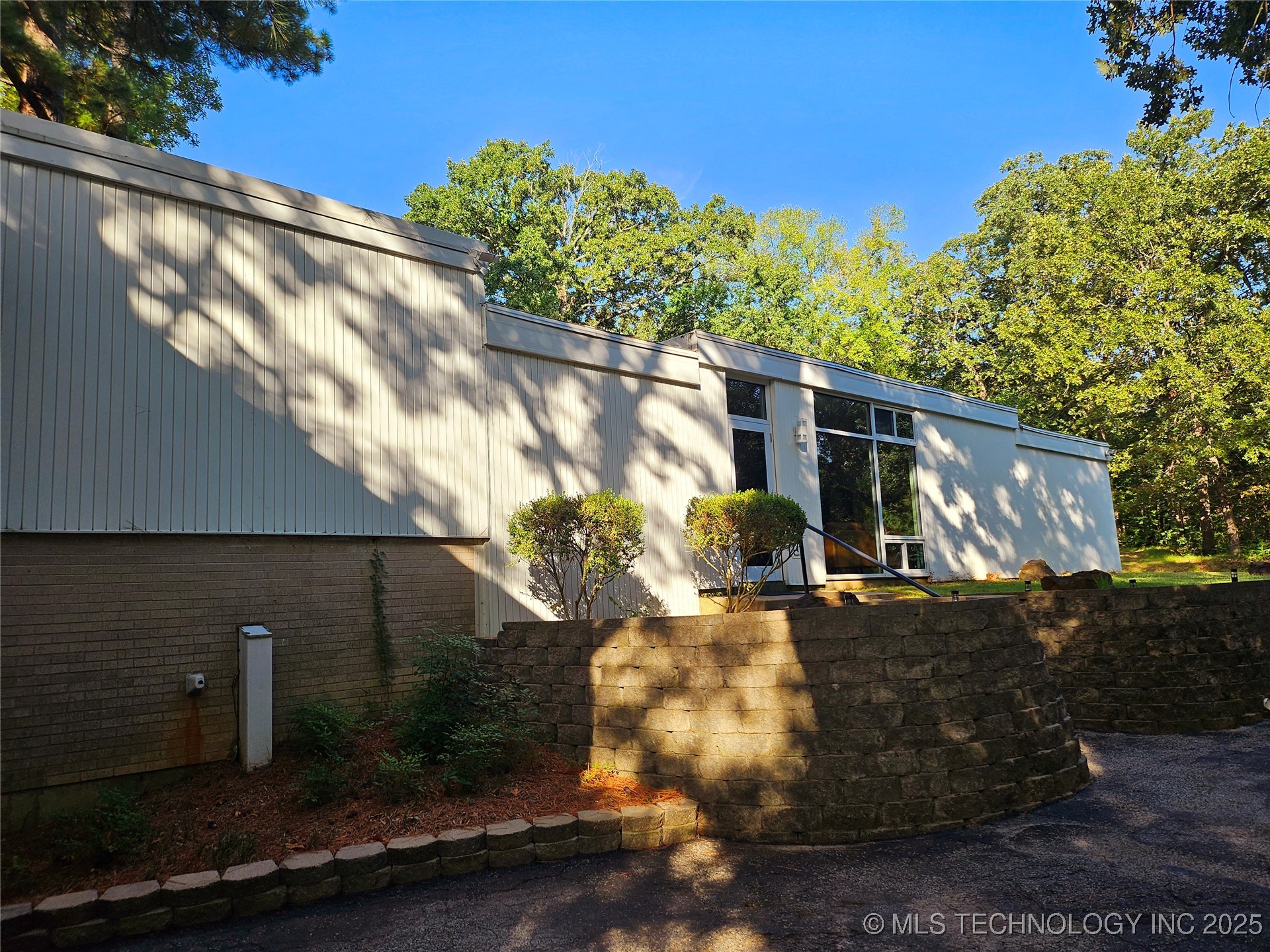 2417 Wilson Street Property Photo 9