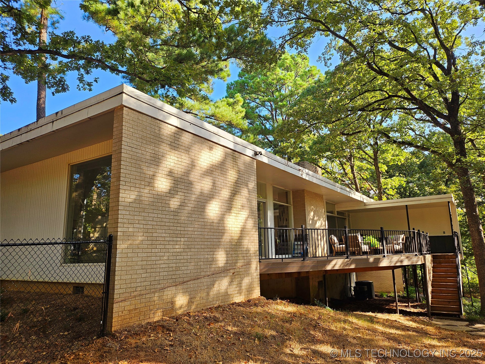 2417 Wilson Street Property Photo 15