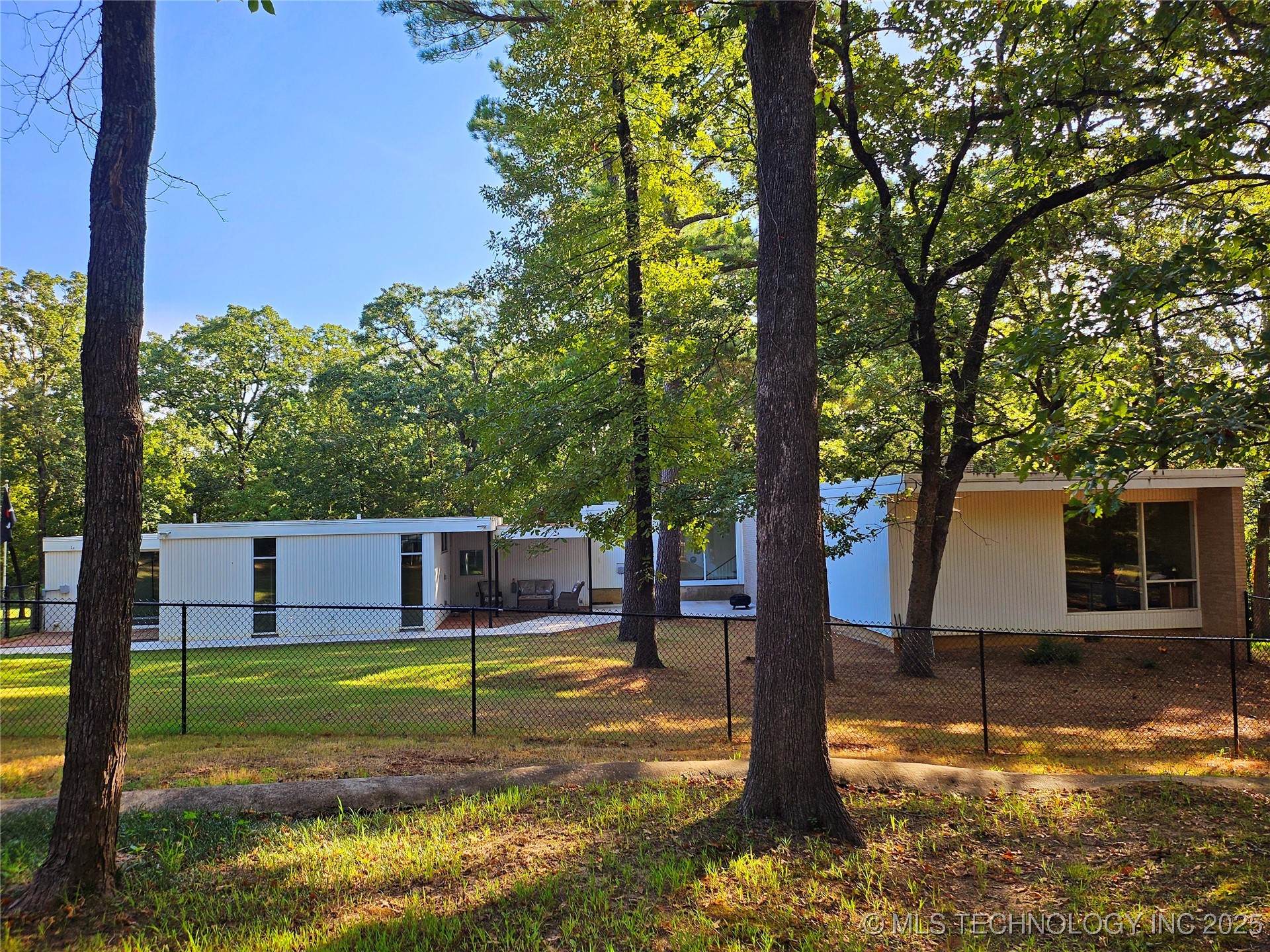 2417 Wilson Street Property Photo 16